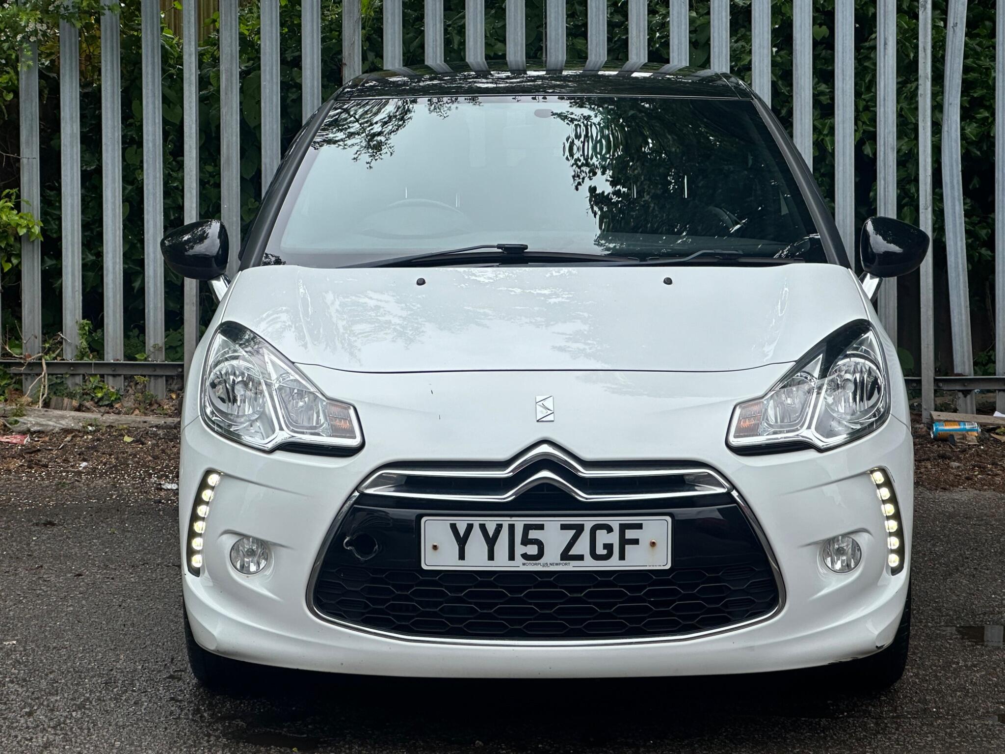DS Automobiles DS 3 view 2