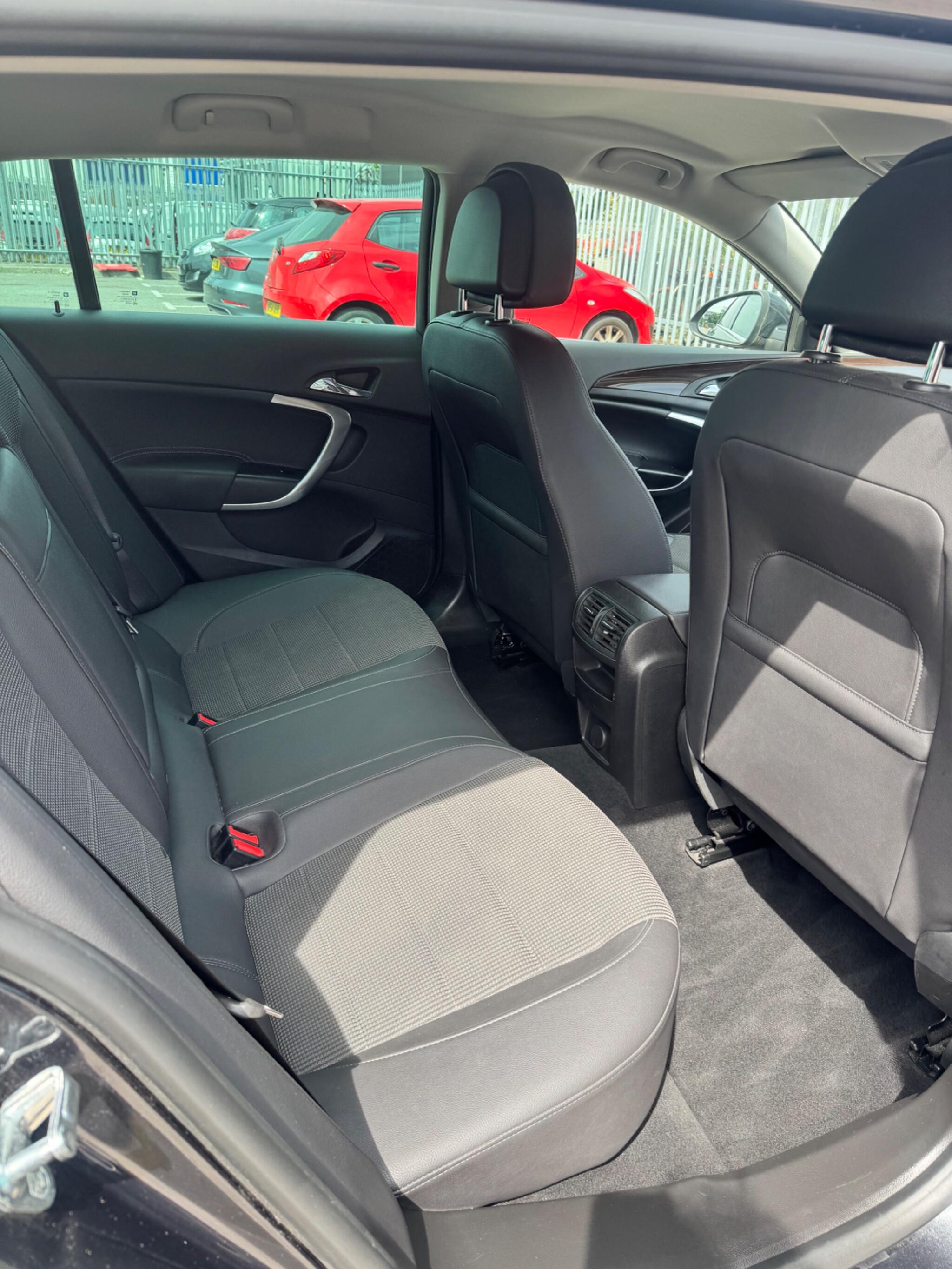 Vauxhall Insignia view 32