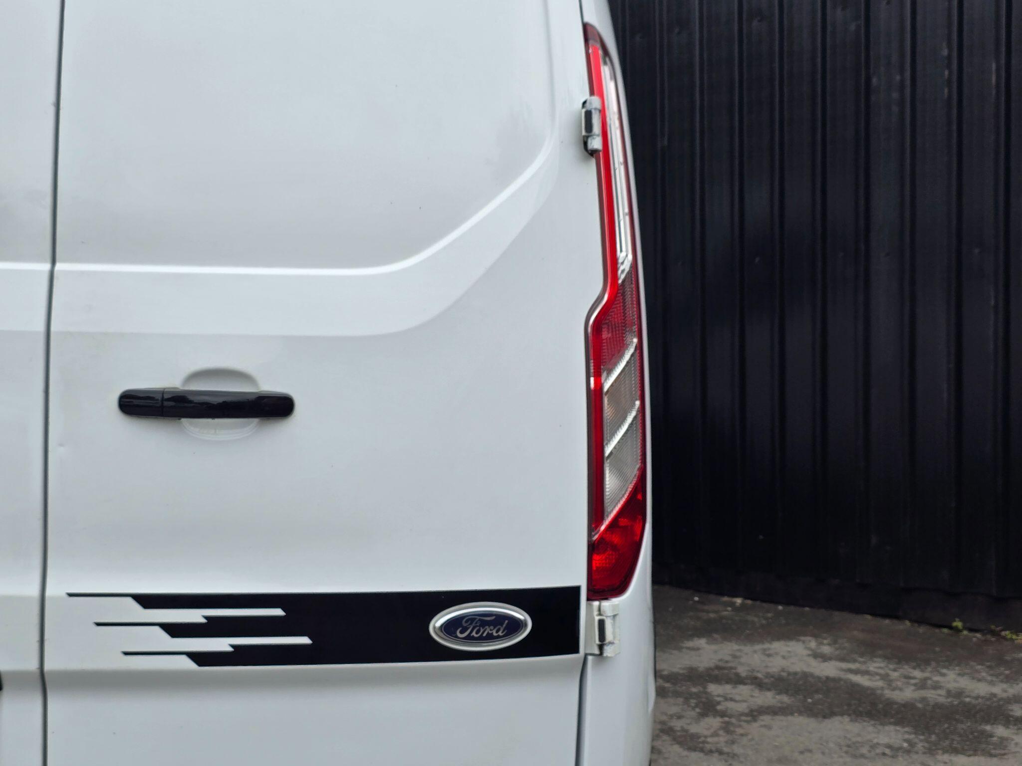 Ford Transit Custom view 21