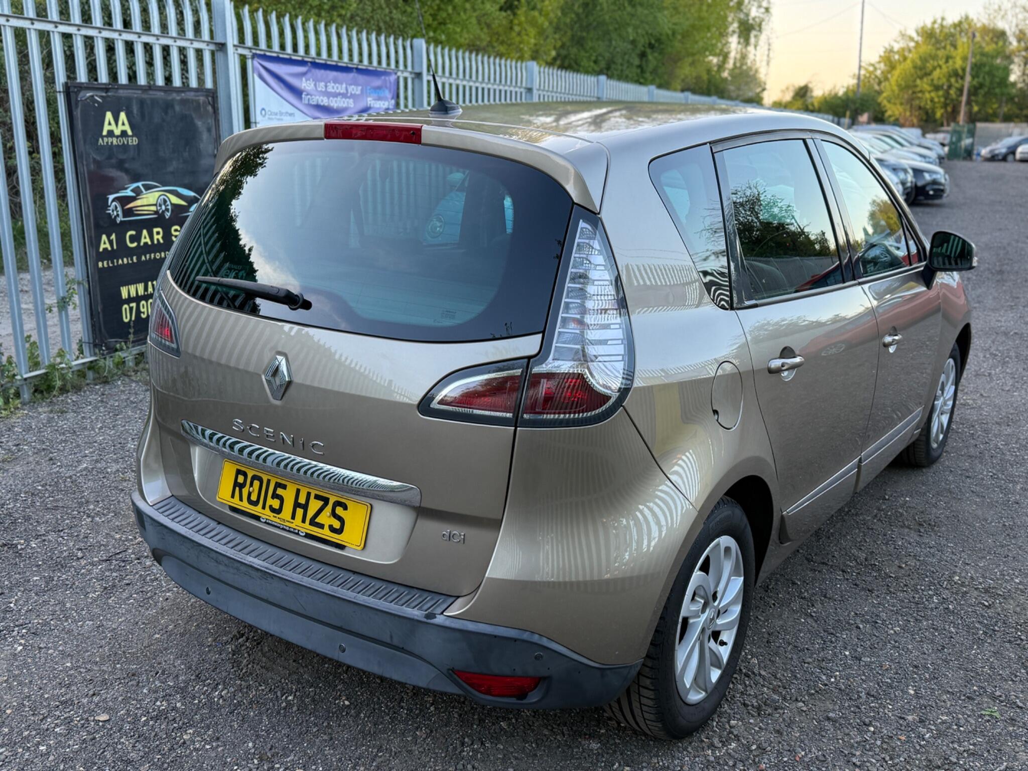 2015 Renault Scenic image 13