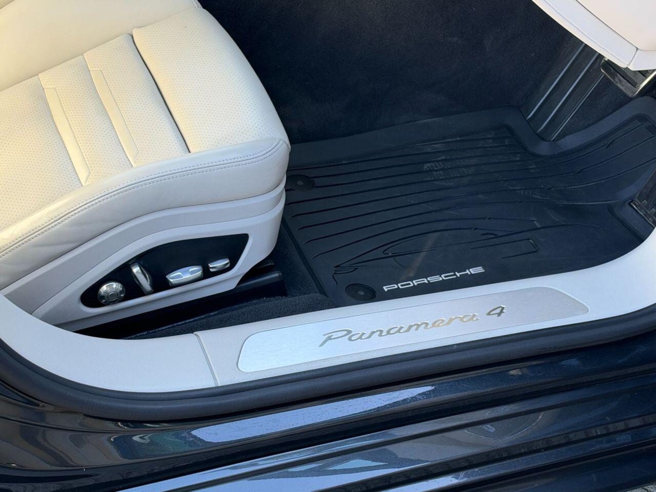 Porsche Panamera view 43