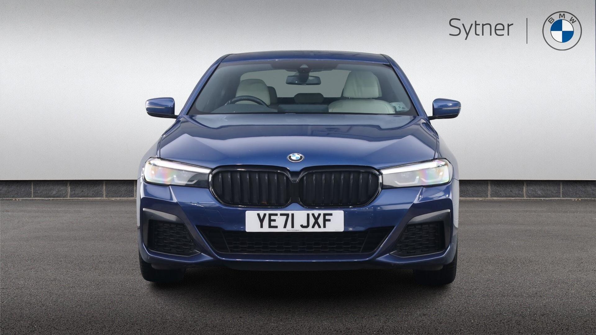 BMW 5 Series view 16