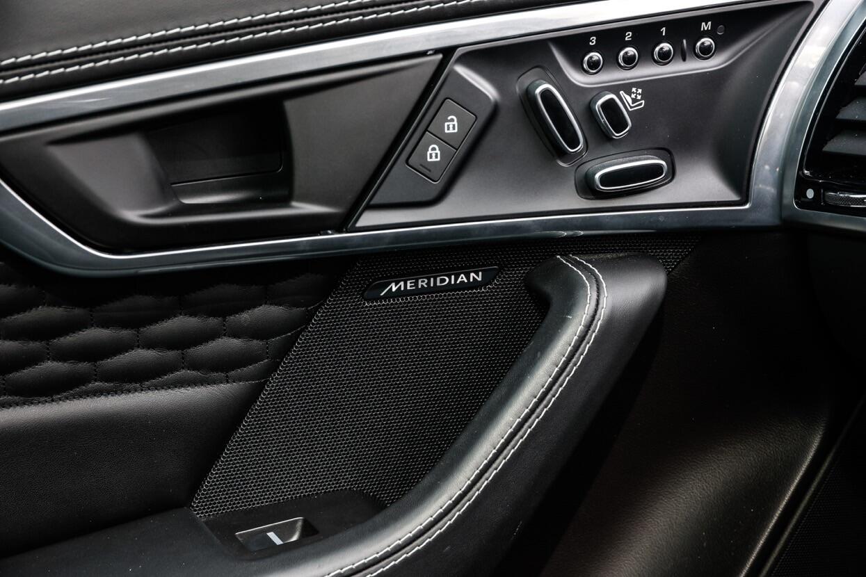 Jaguar F-Type view 14