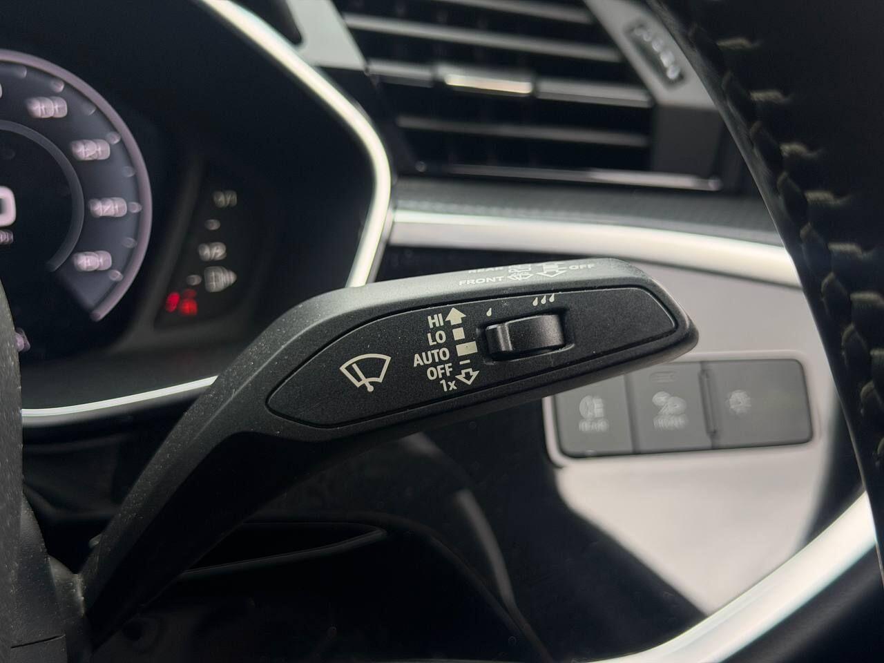 Audi Q3 view 38