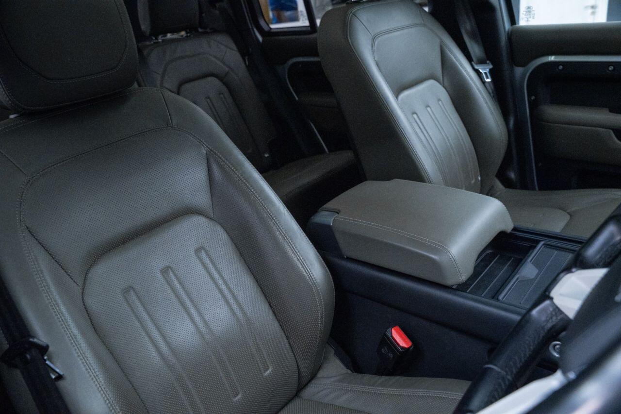 Land Rover Defender view 16