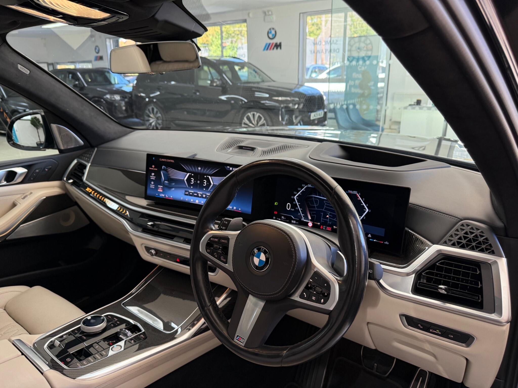 BMW X7 view 47