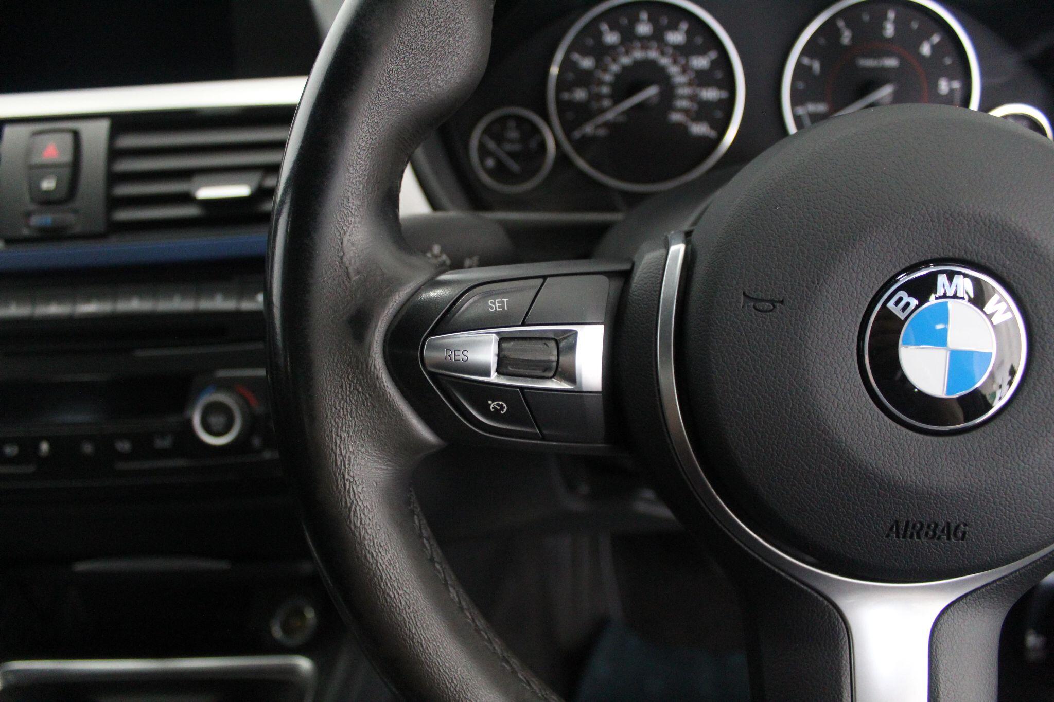 BMW 3 Series view 45