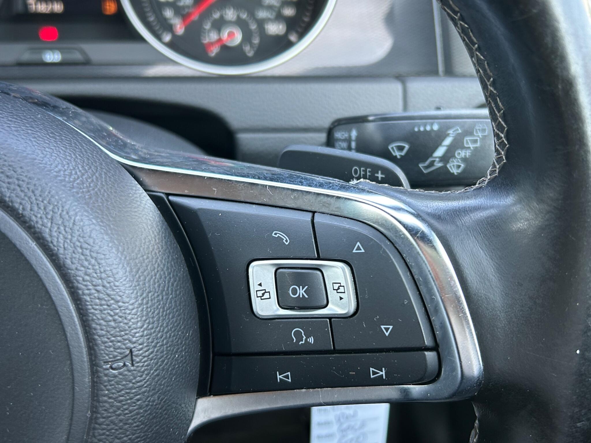 Volkswagen Golf view 33