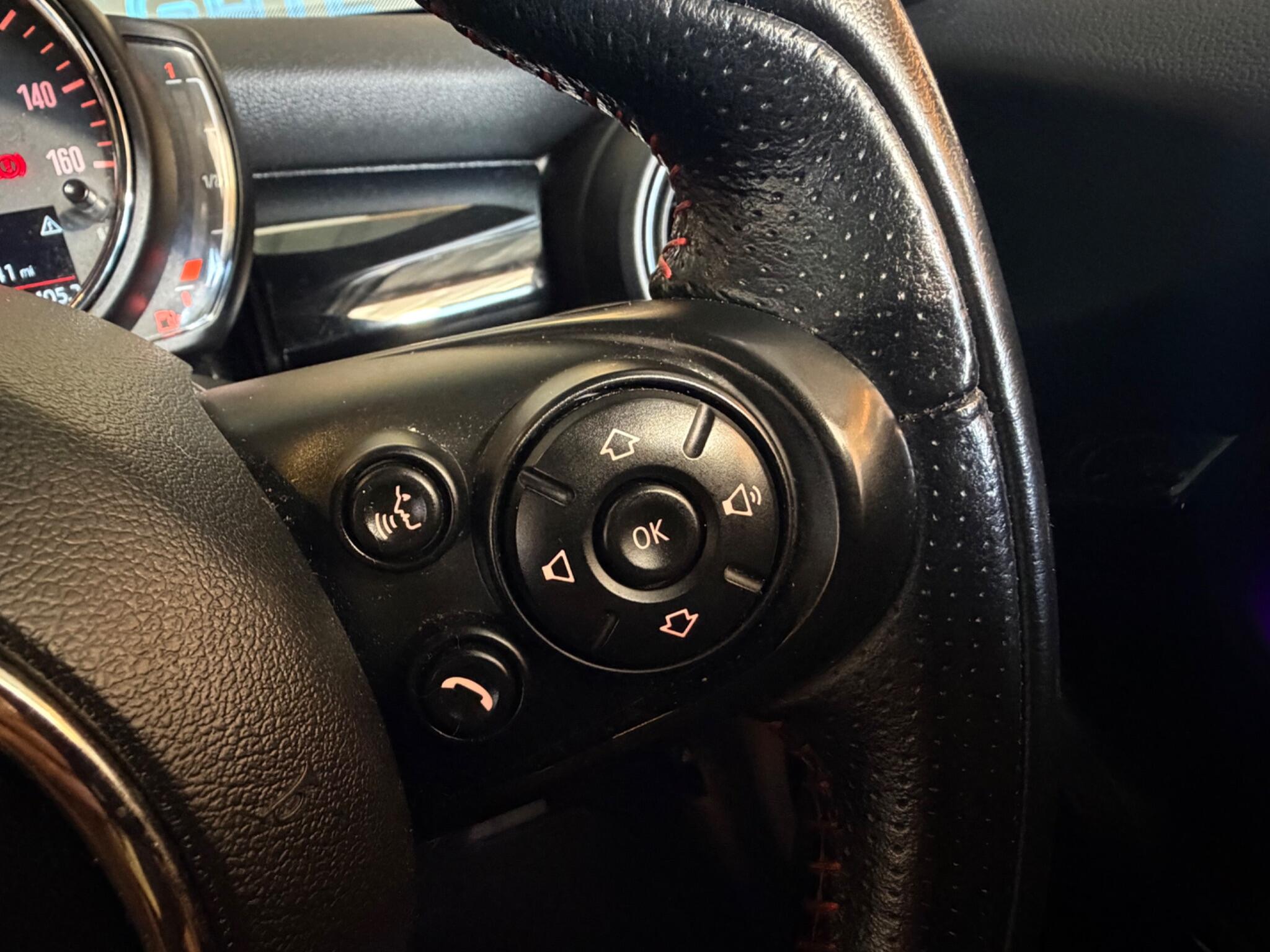 Mini Hatch view 22