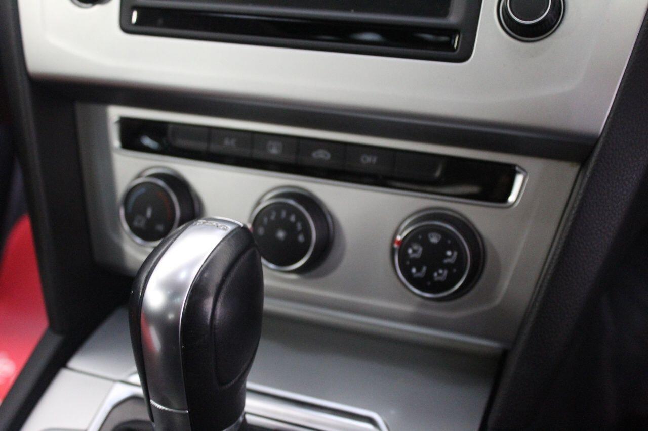 Volkswagen Passat view 44