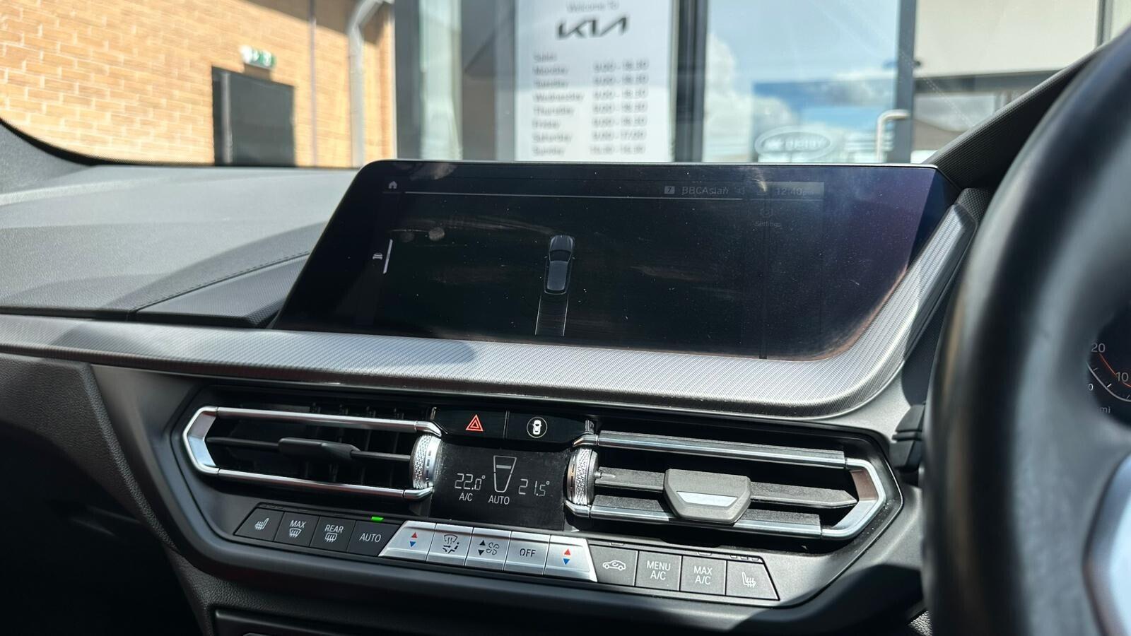 BMW 1 Series view 28