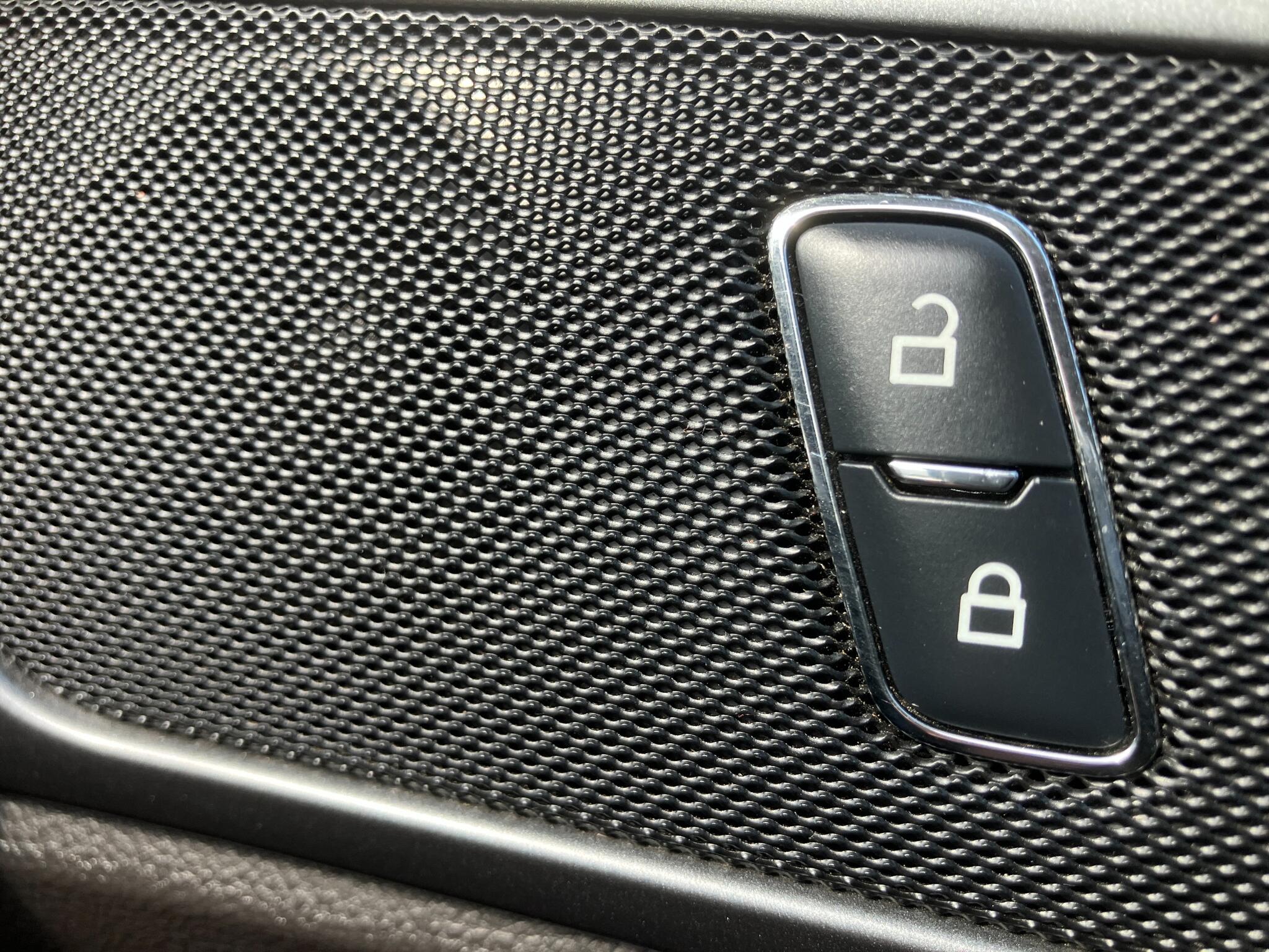 Ford Mondeo view 18