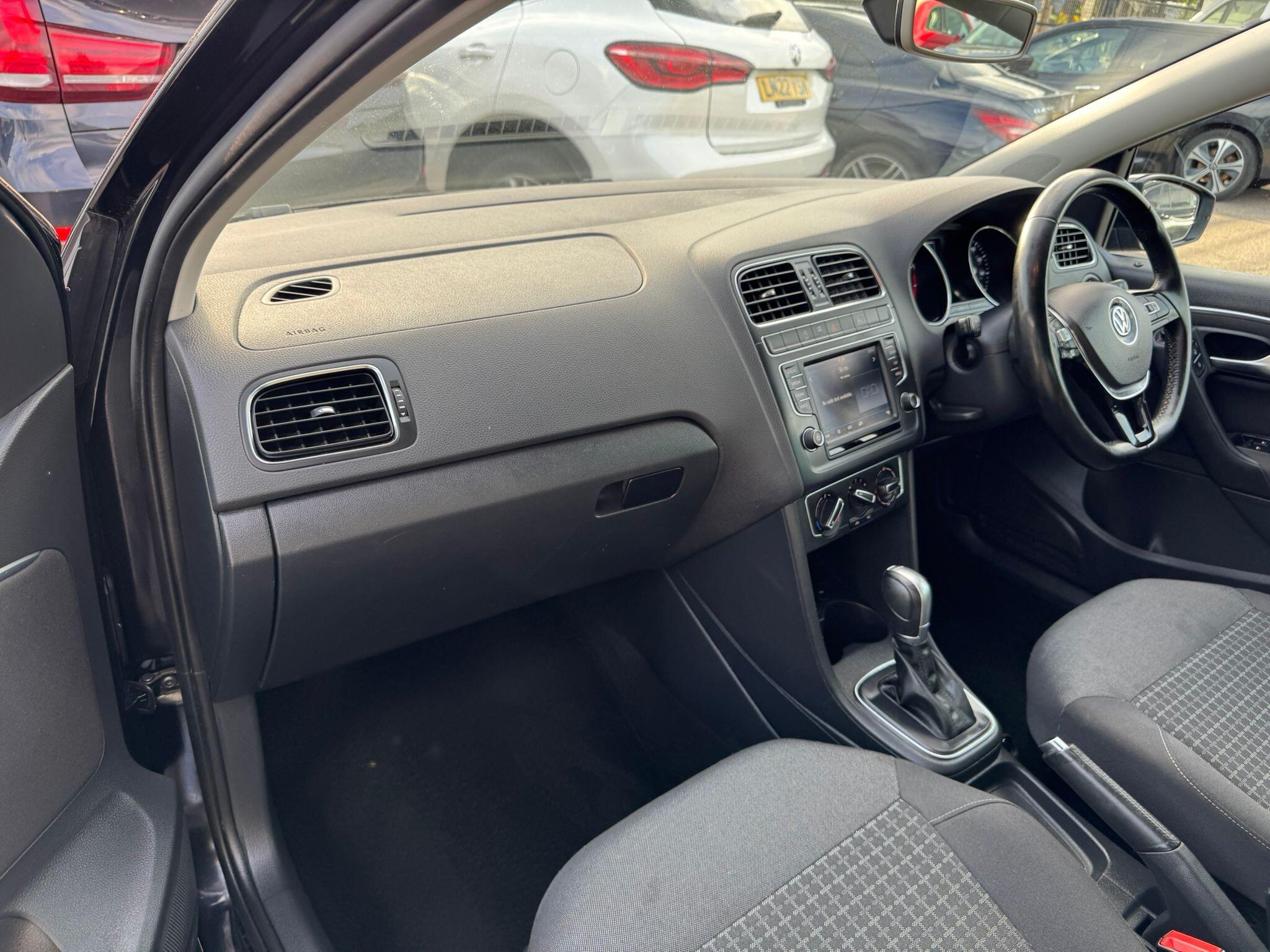 Volkswagen Polo view 35