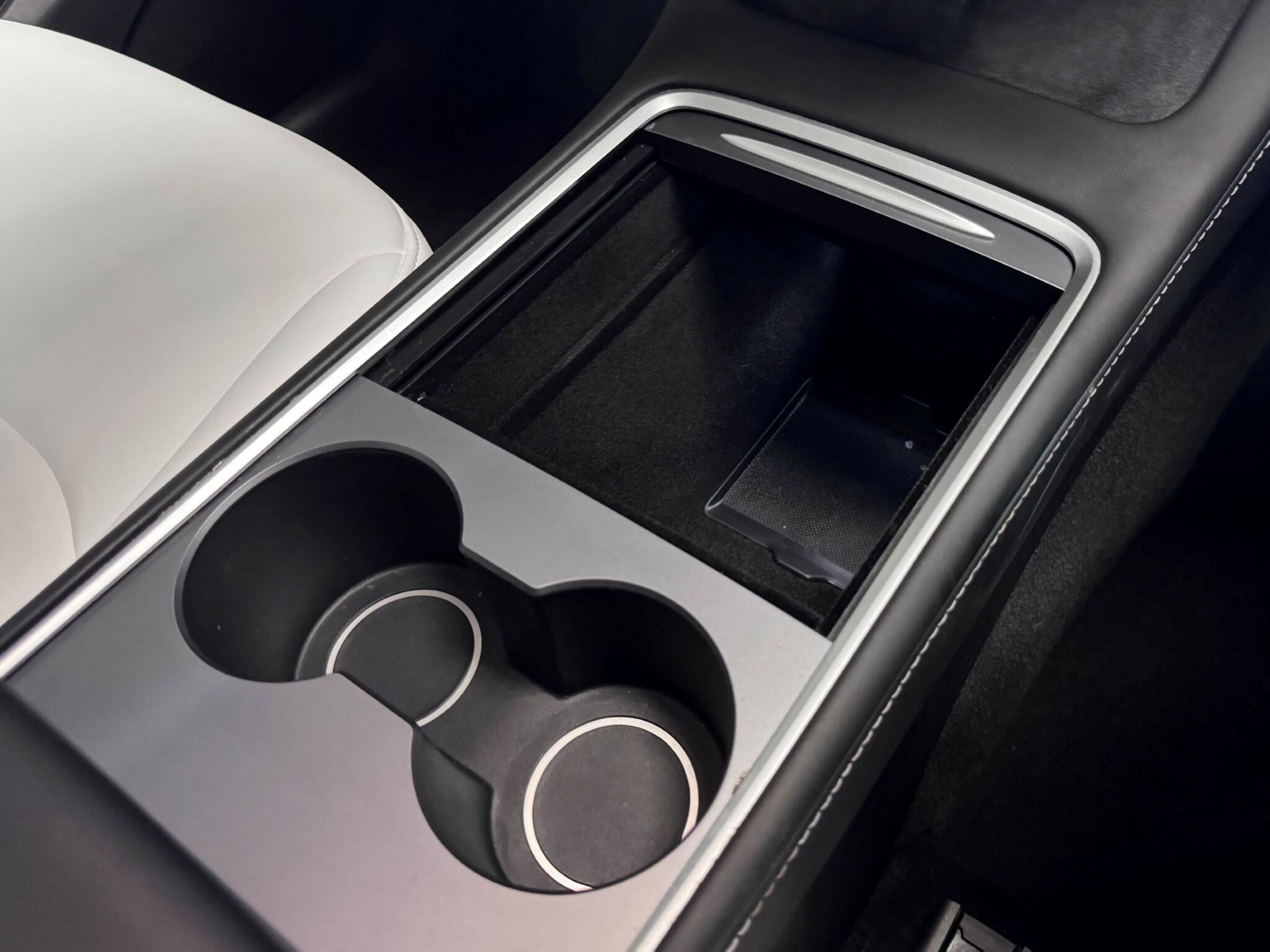 Tesla Model Y view 31