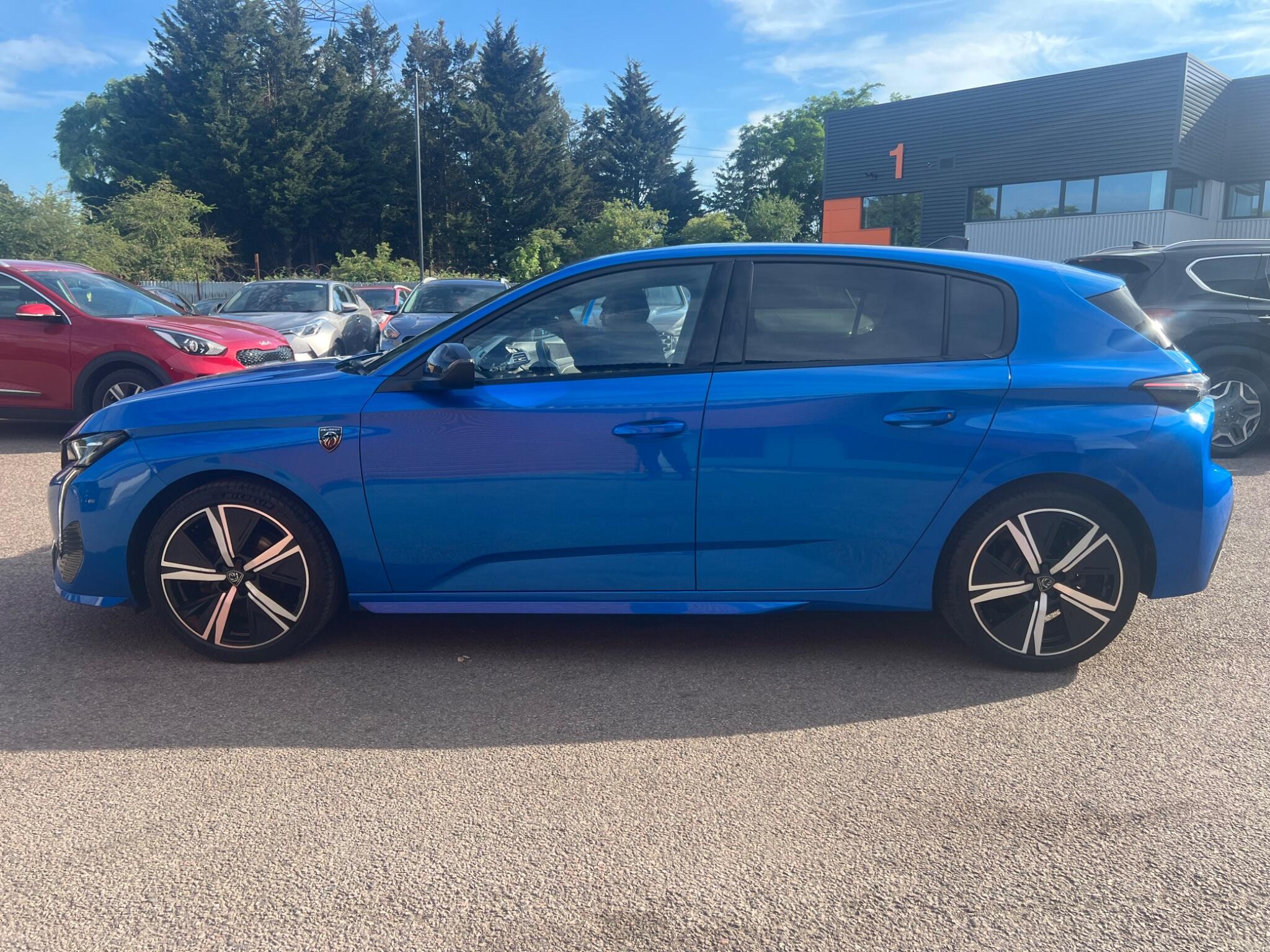 Peugeot 308 view 9