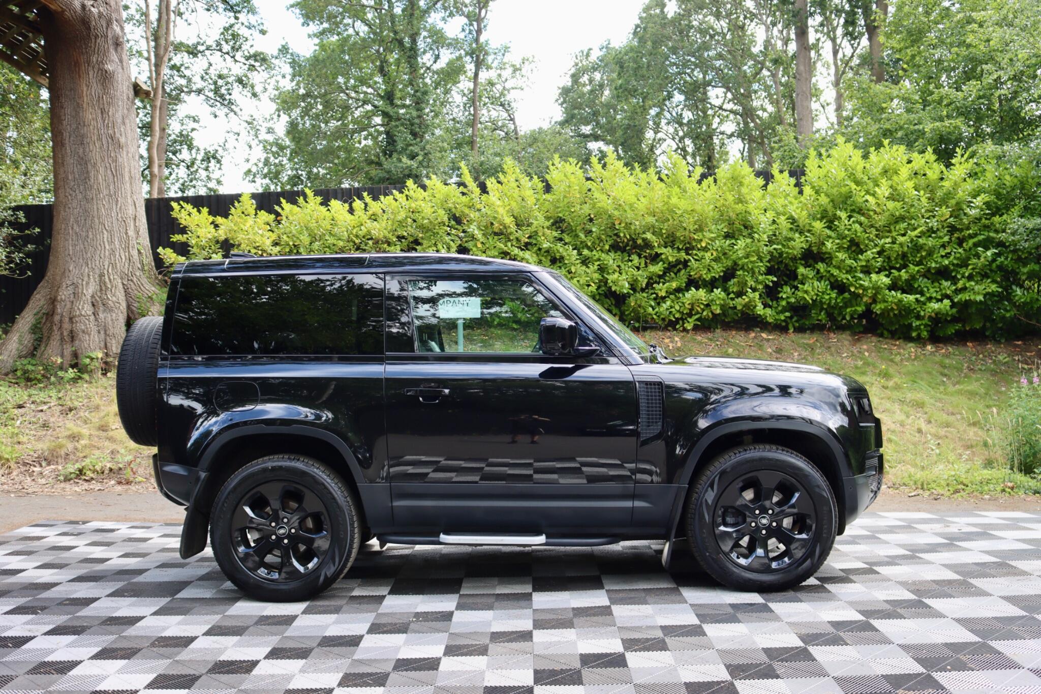 Land Rover Defender view 10