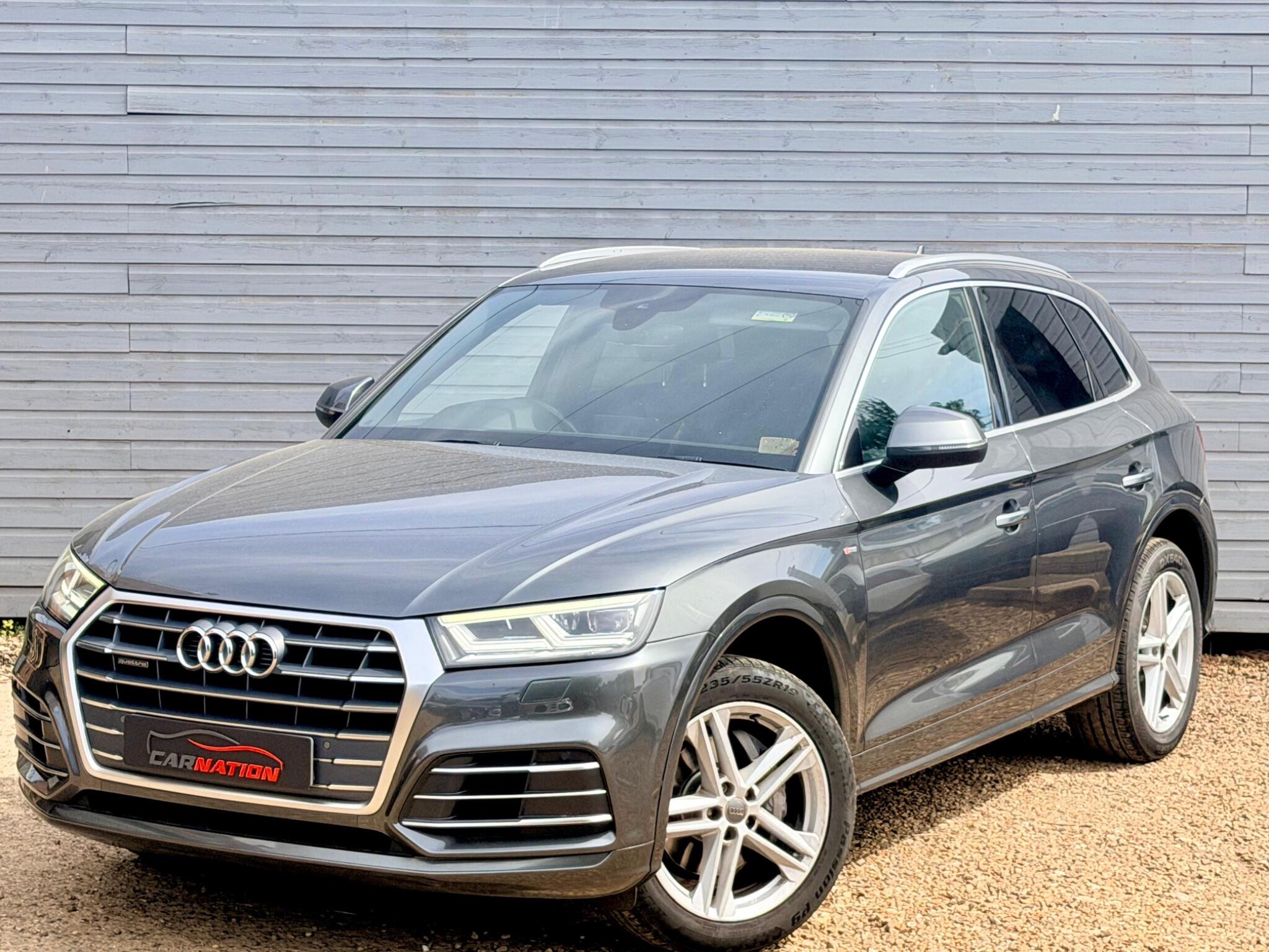Audi Q5 view 12