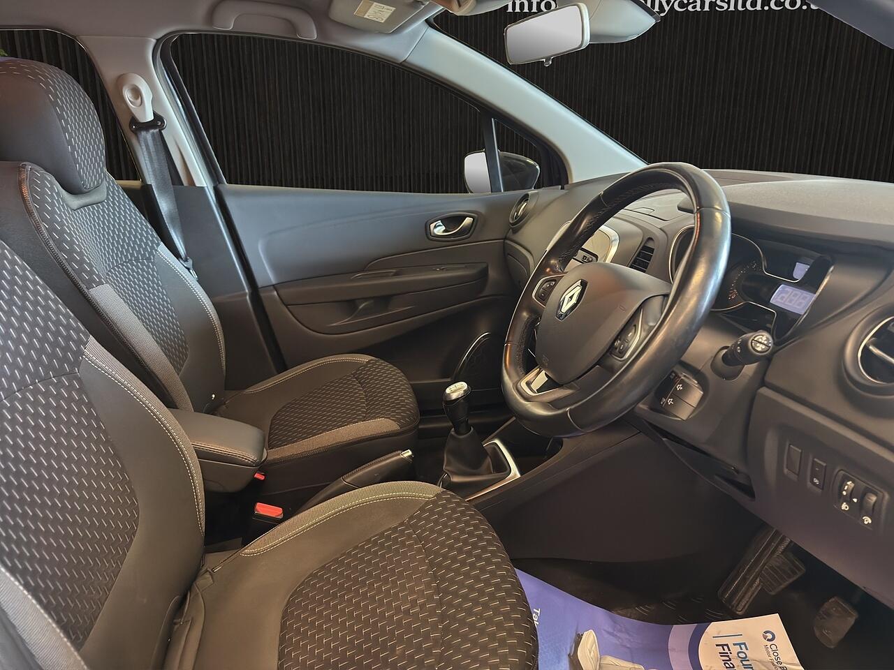 Renault Captur view 2