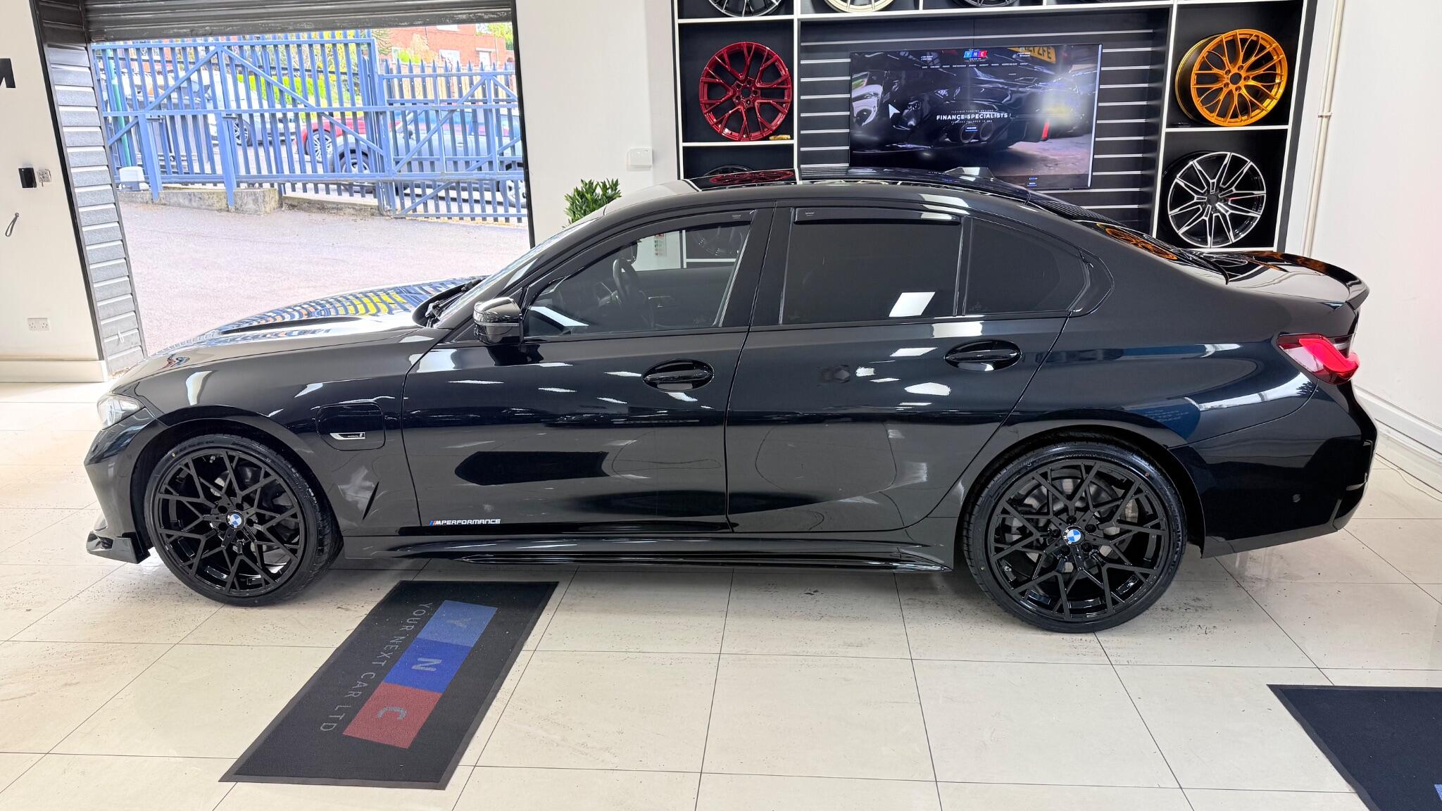 BMW 3 Series view 37