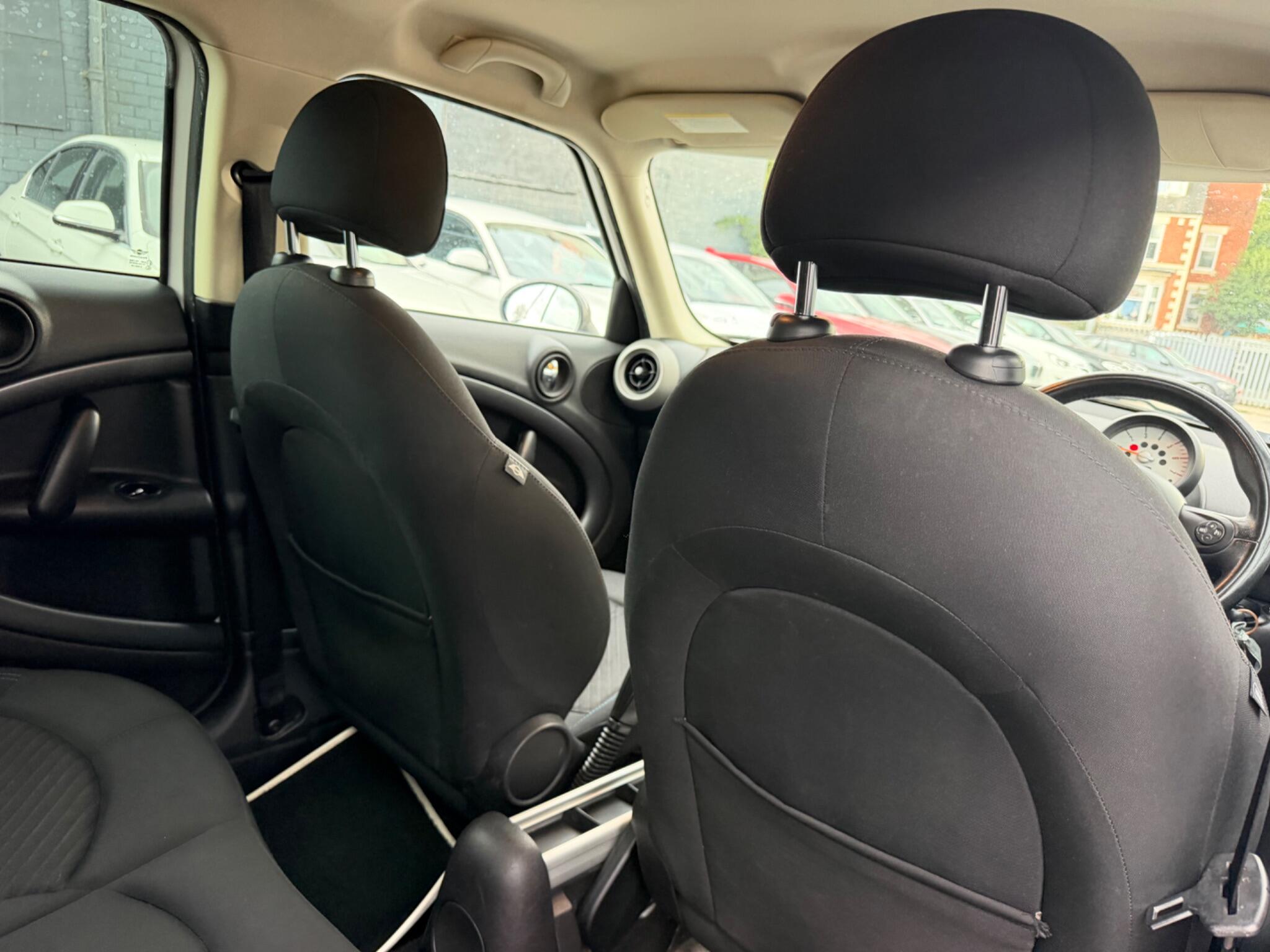 Mini Countryman view 21