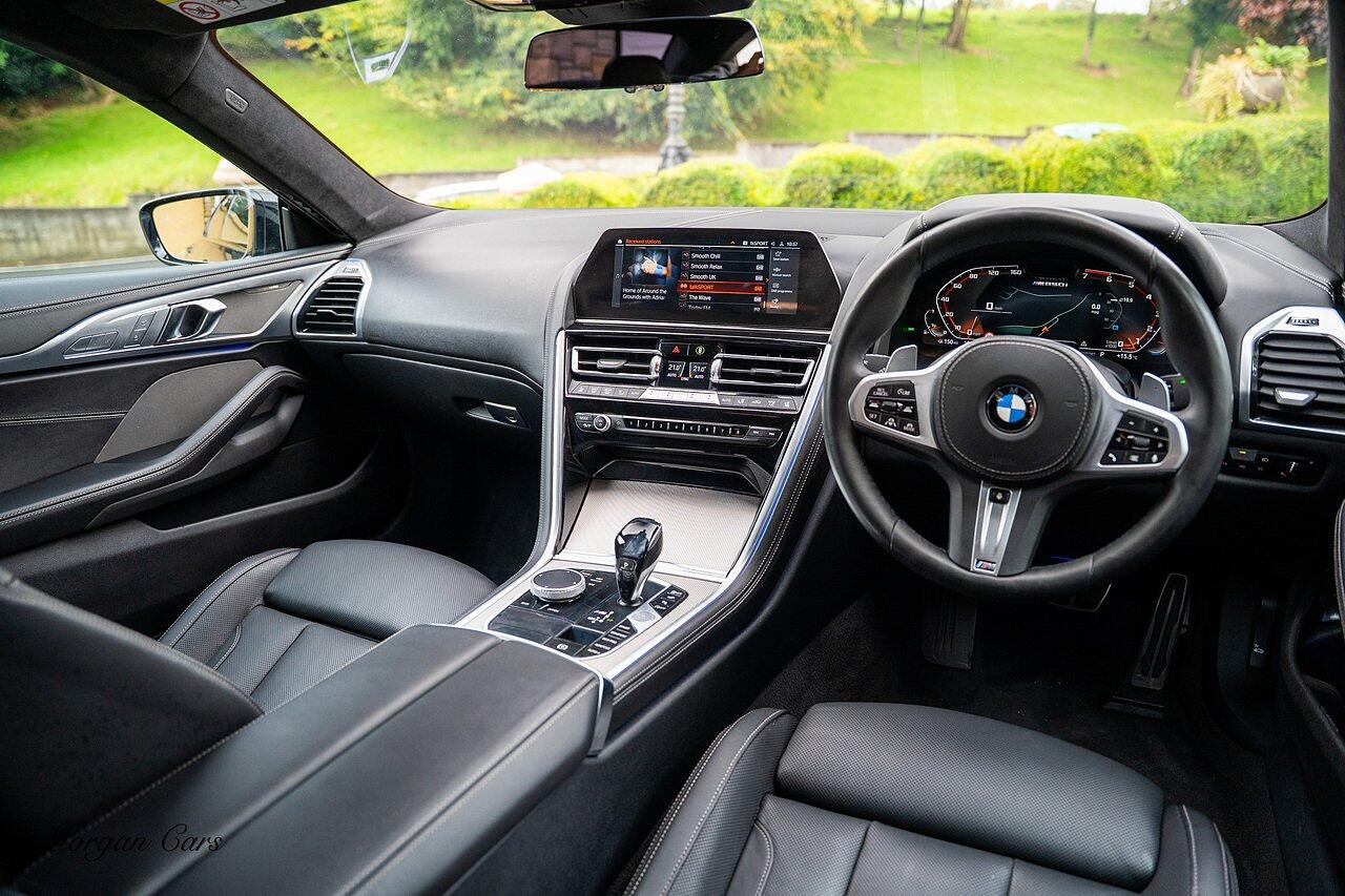 BMW 8 Series view 36