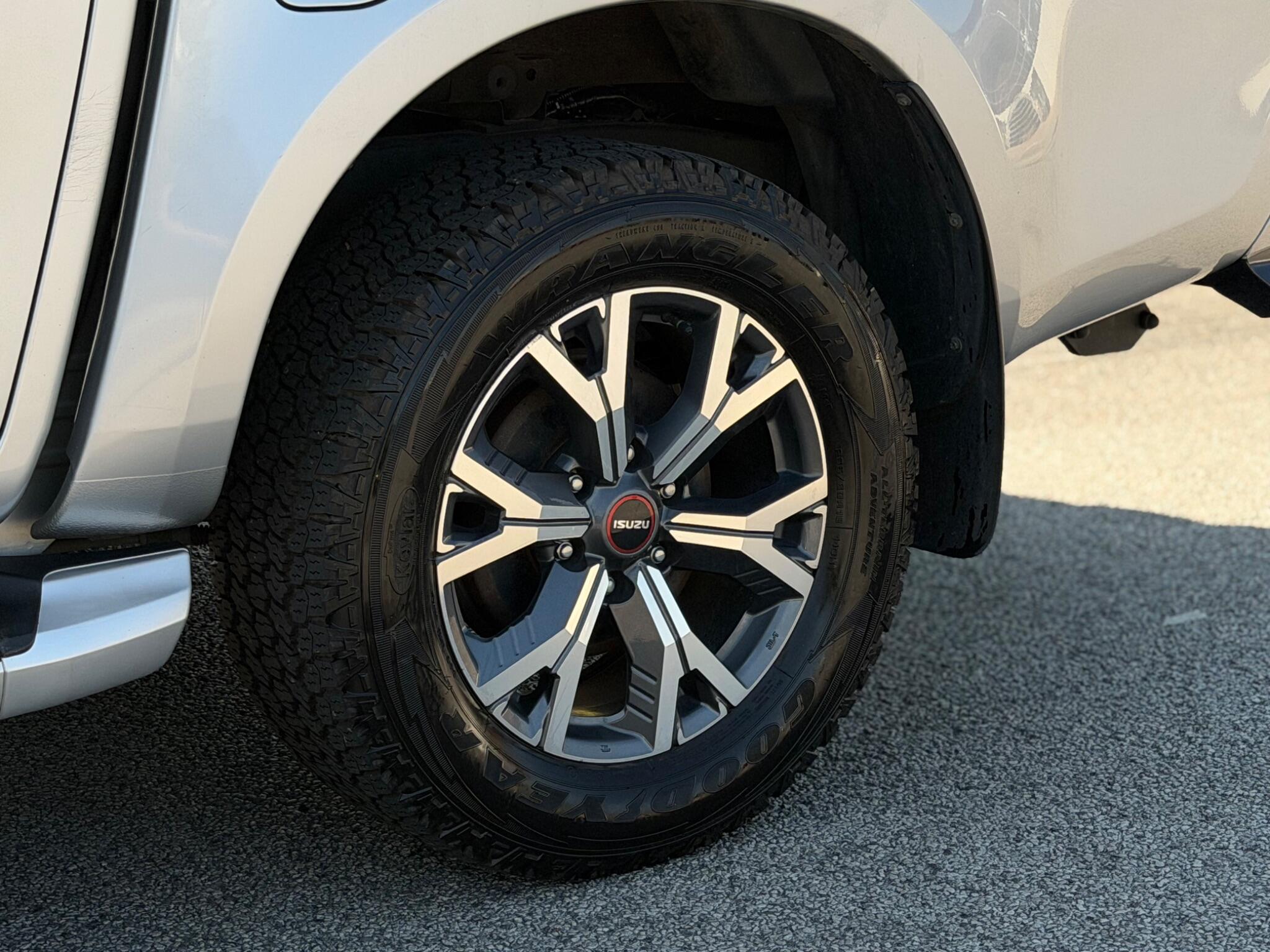 Isuzu D-Max view 23