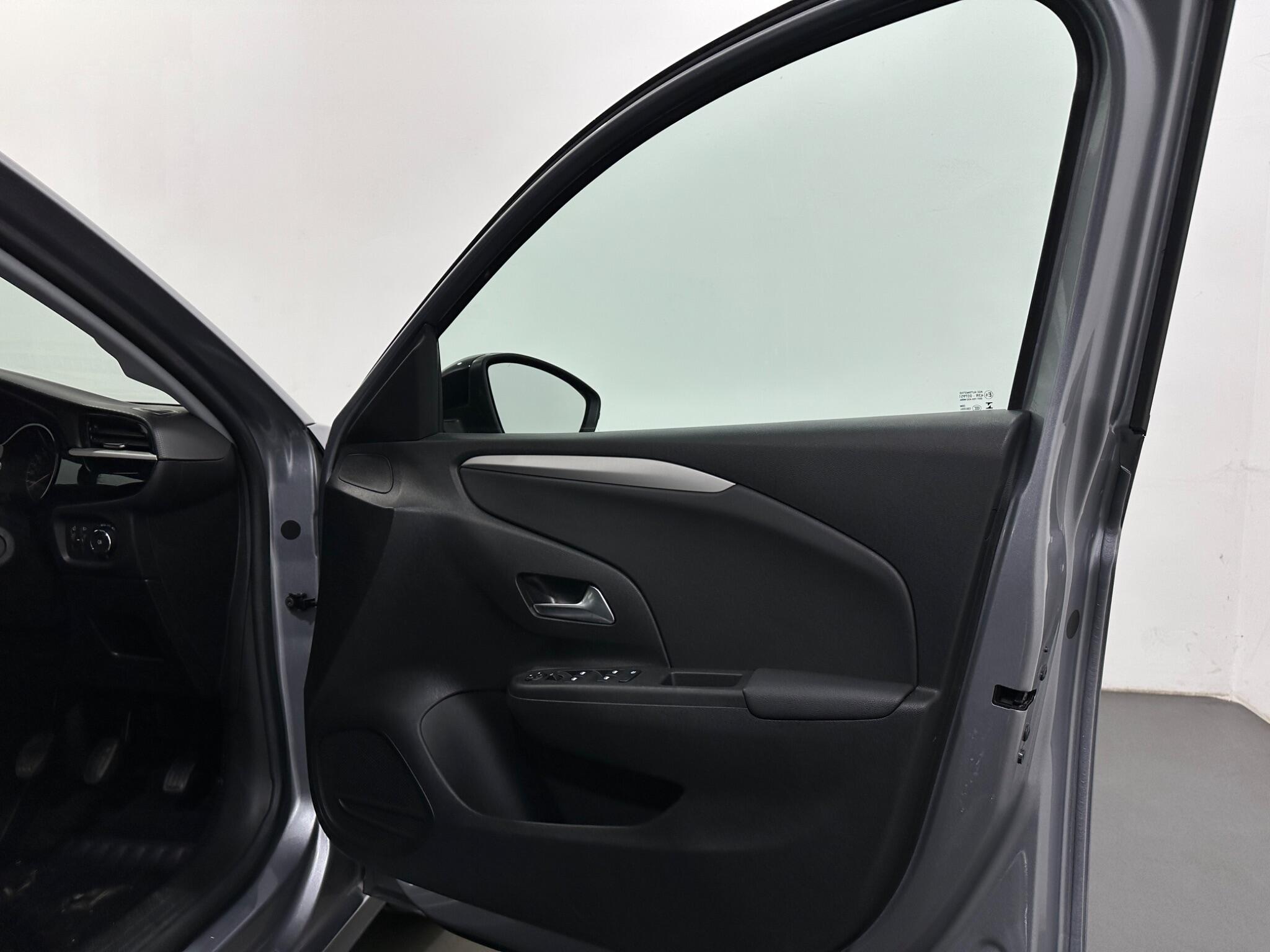 Vauxhall Corsa view 29