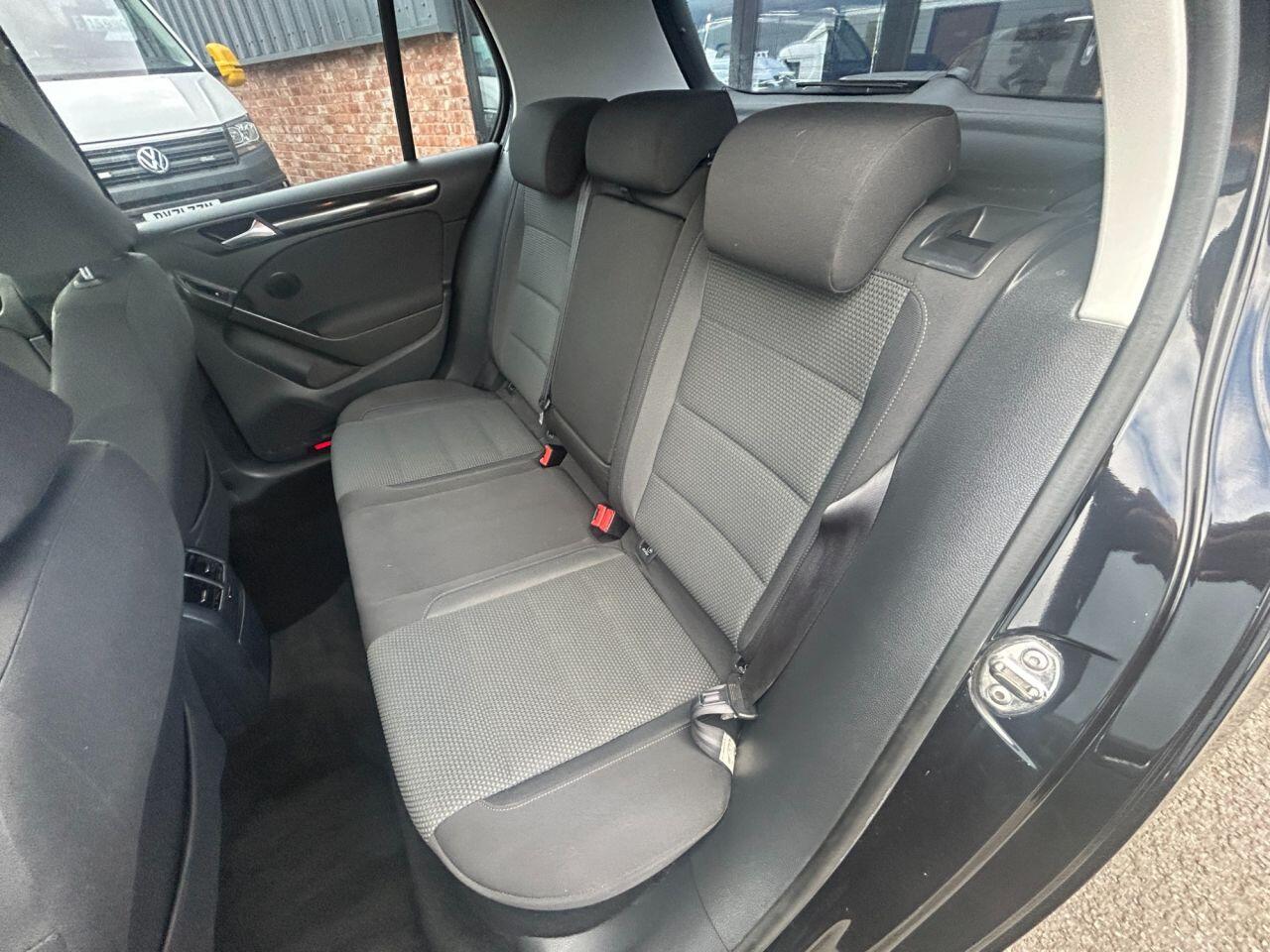 Volkswagen Golf view 13