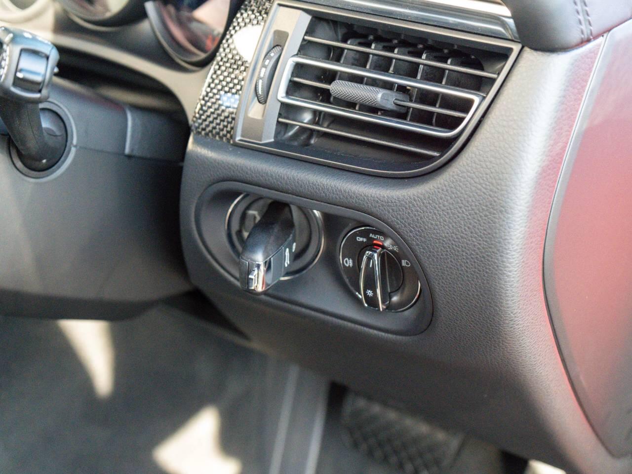 Porsche Macan view 35