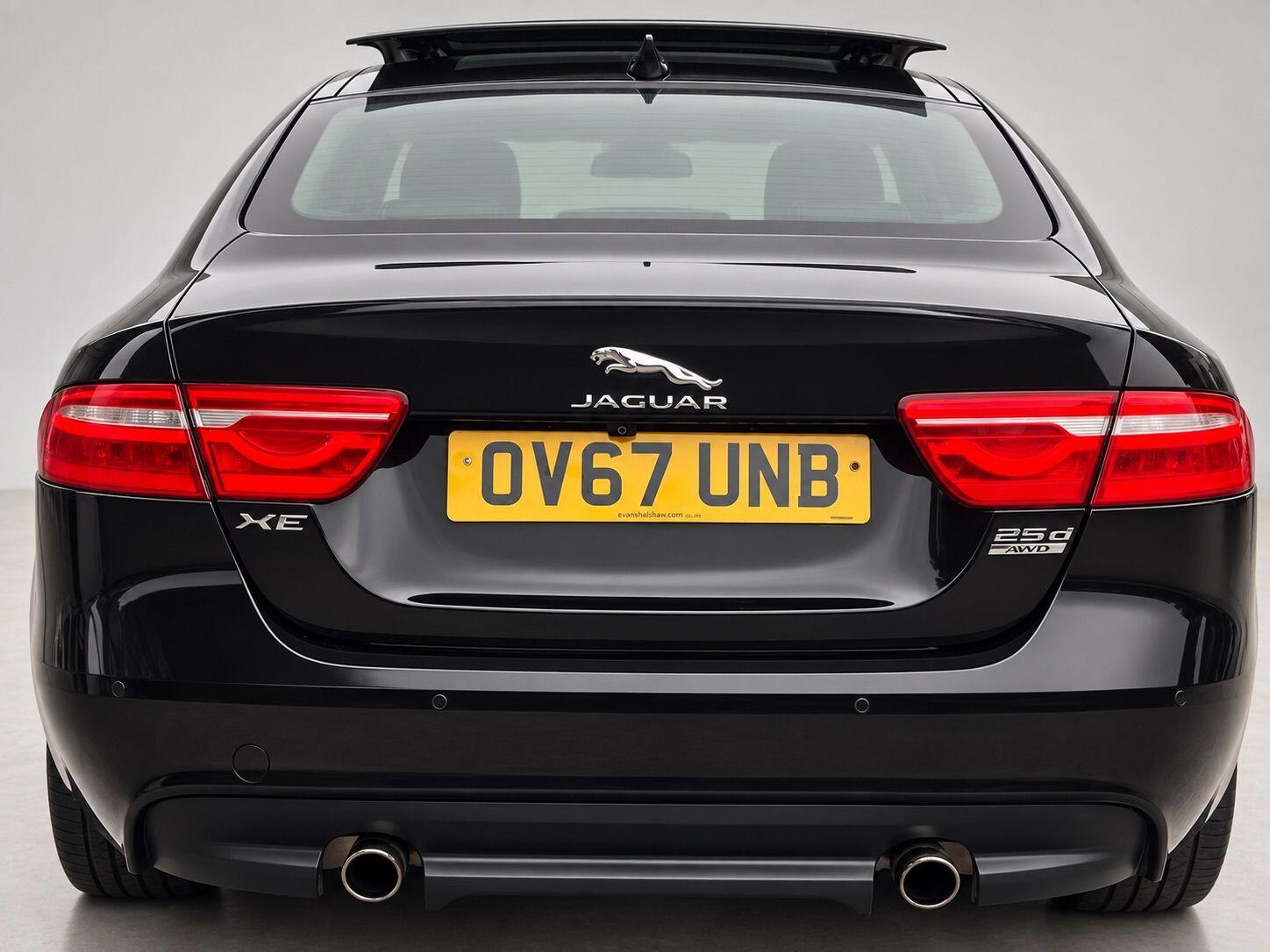 Jaguar Xe view 11