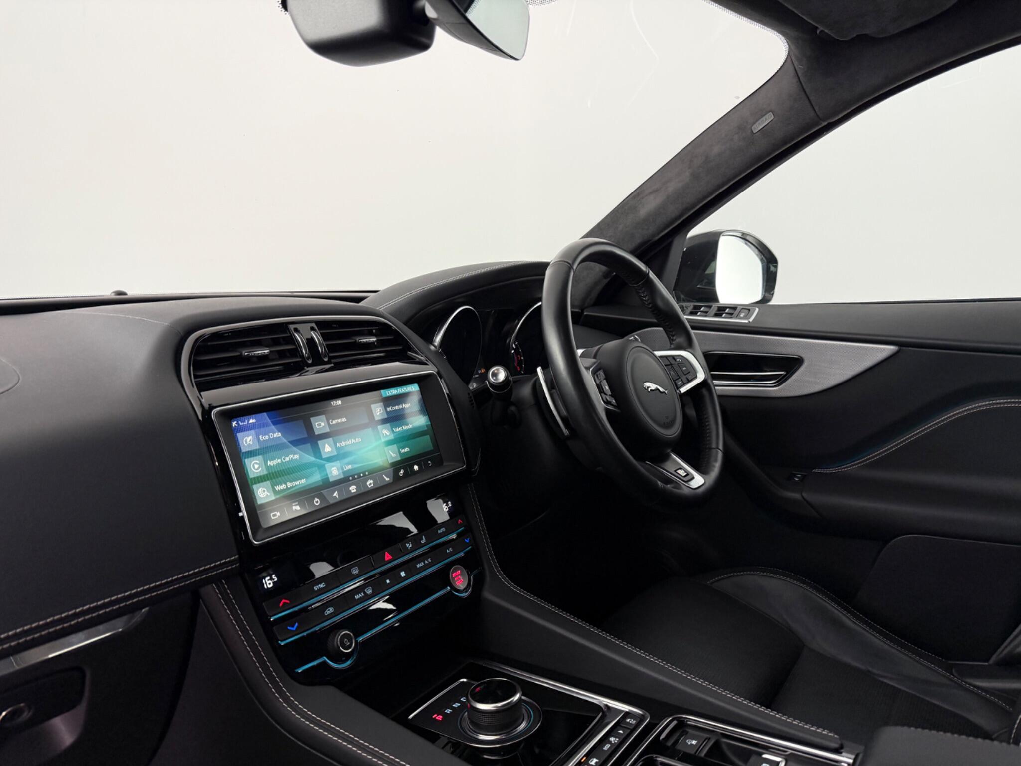 Jaguar F-Pace view 4