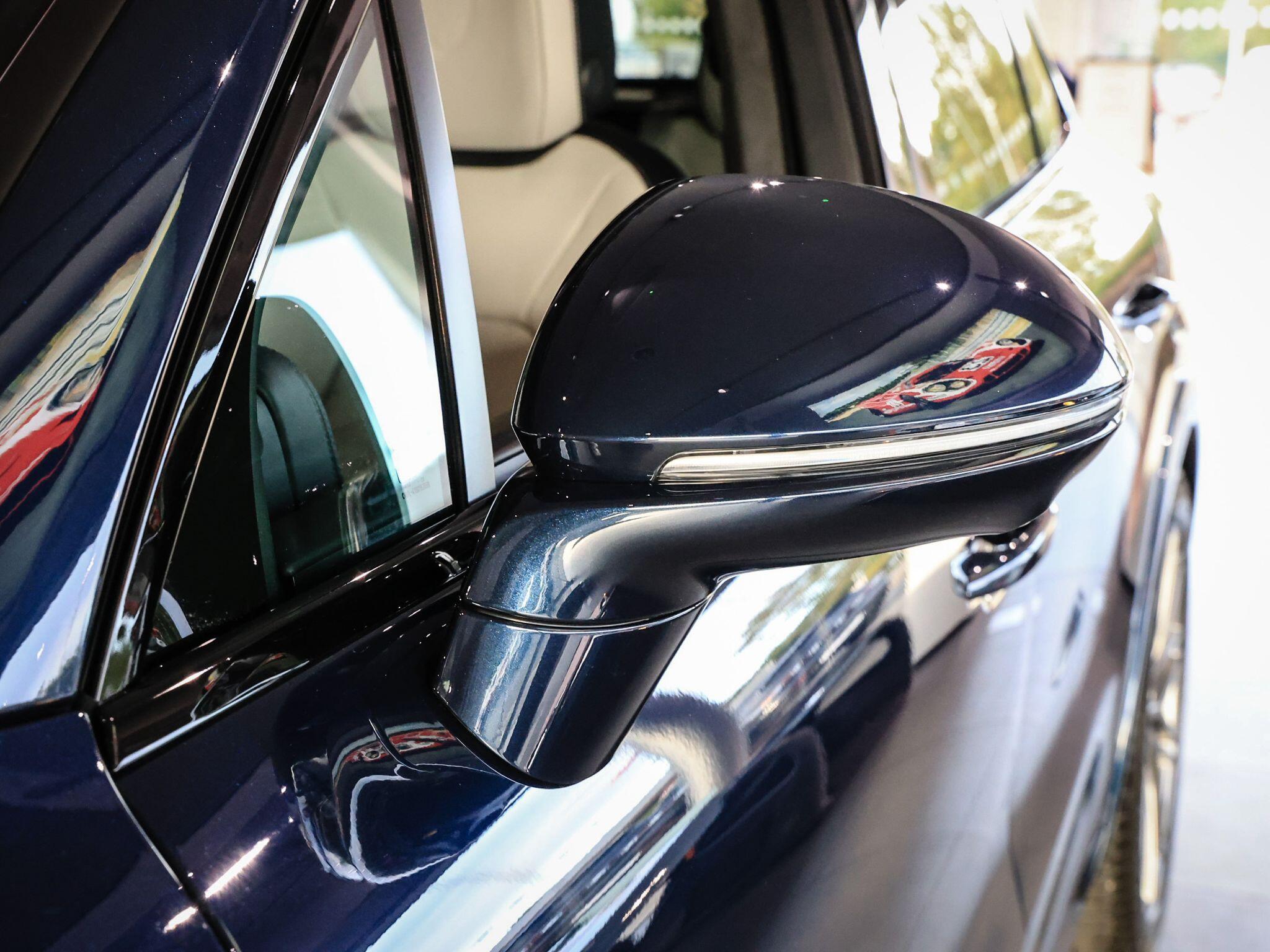 Porsche Cayenne view 30