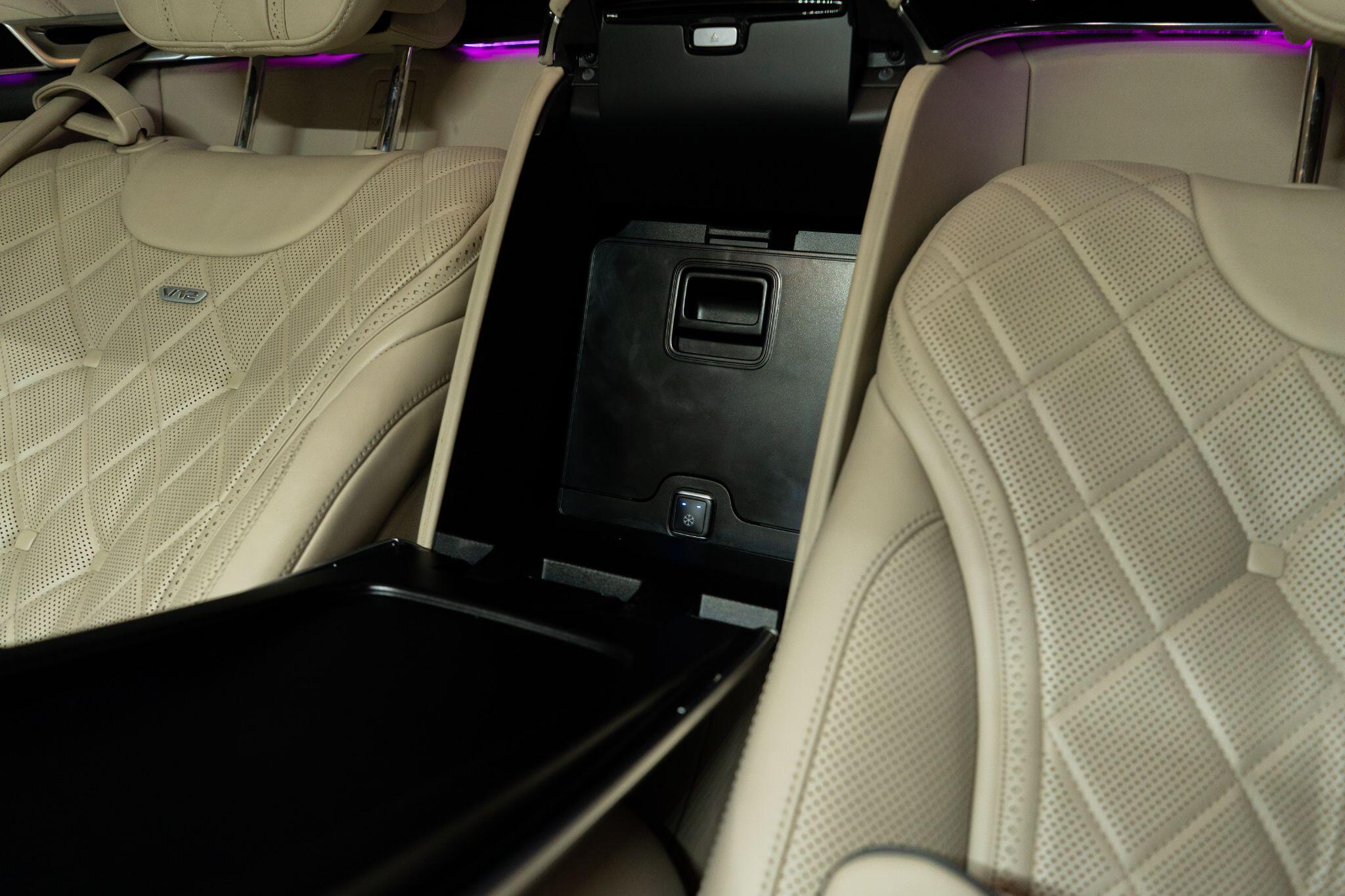 Mercedes-Benz S-Class view 43