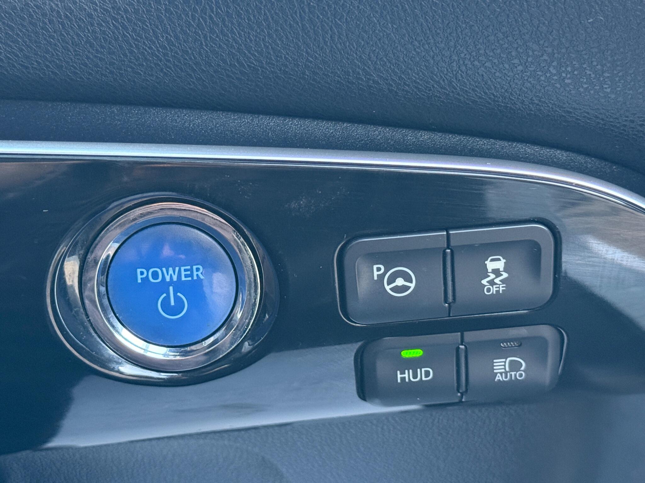 Toyota Prius - Image 65