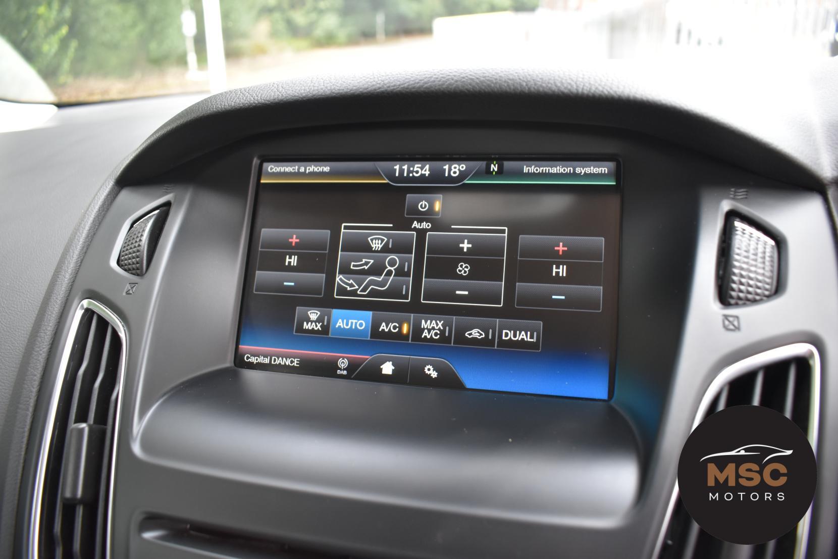 Ford Focus view 39
