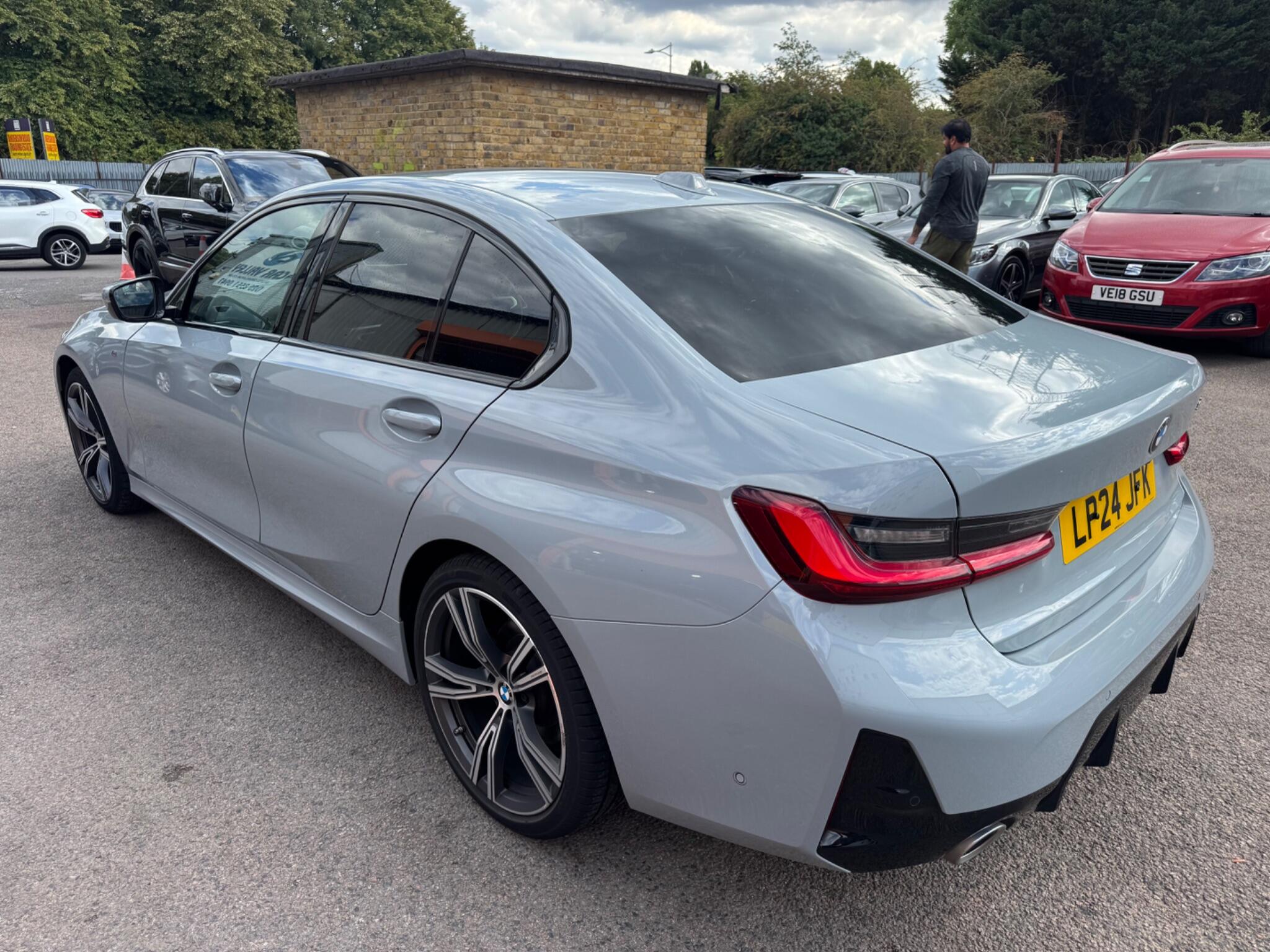 BMW 3 Series view 3