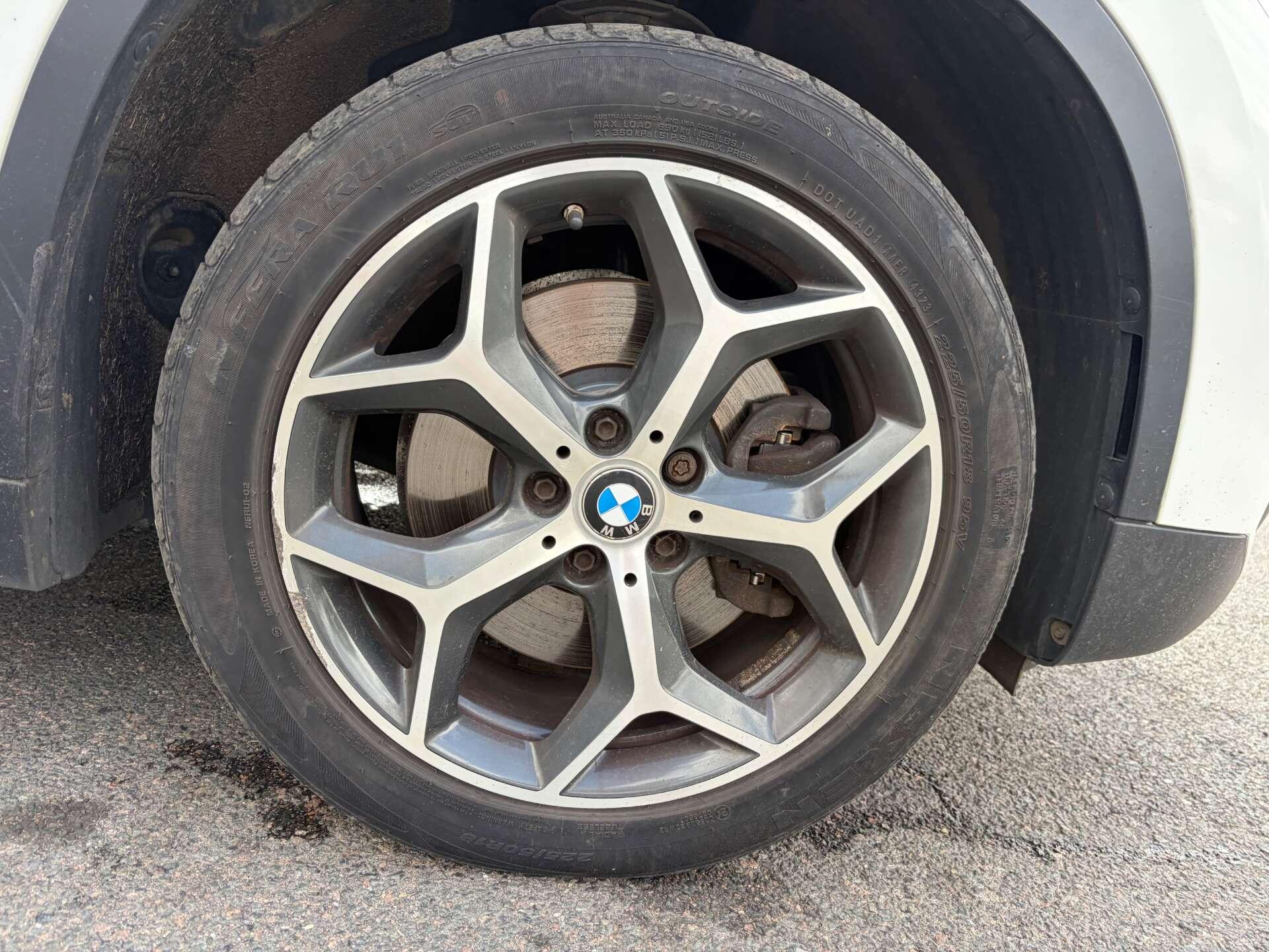 BMW X1 view 11