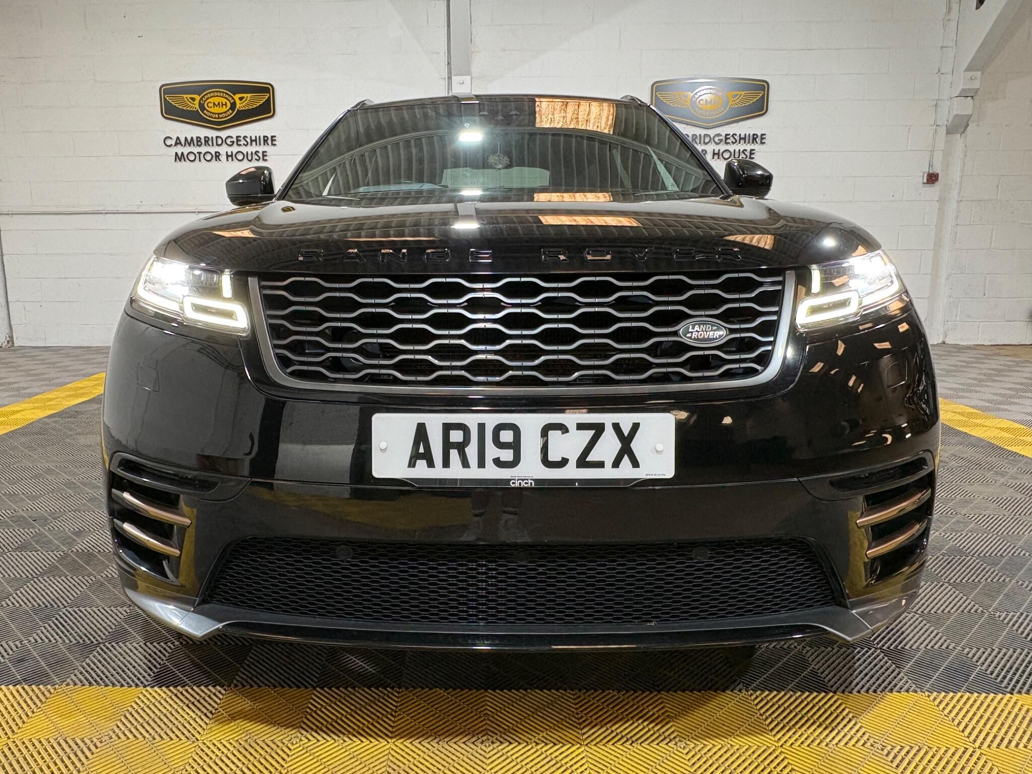 Land Rover Range Rover Velar view 4