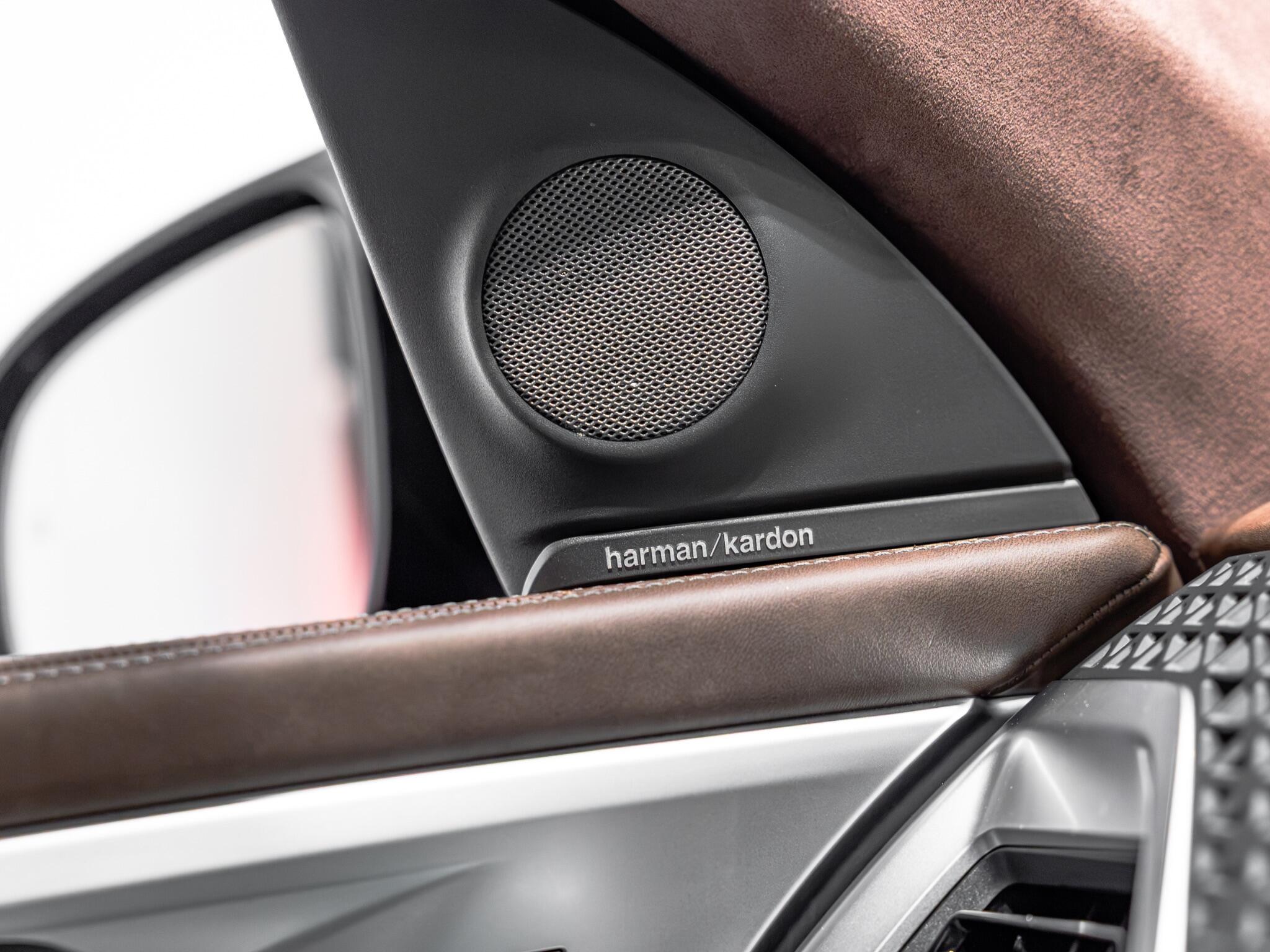 BMW XM view 28