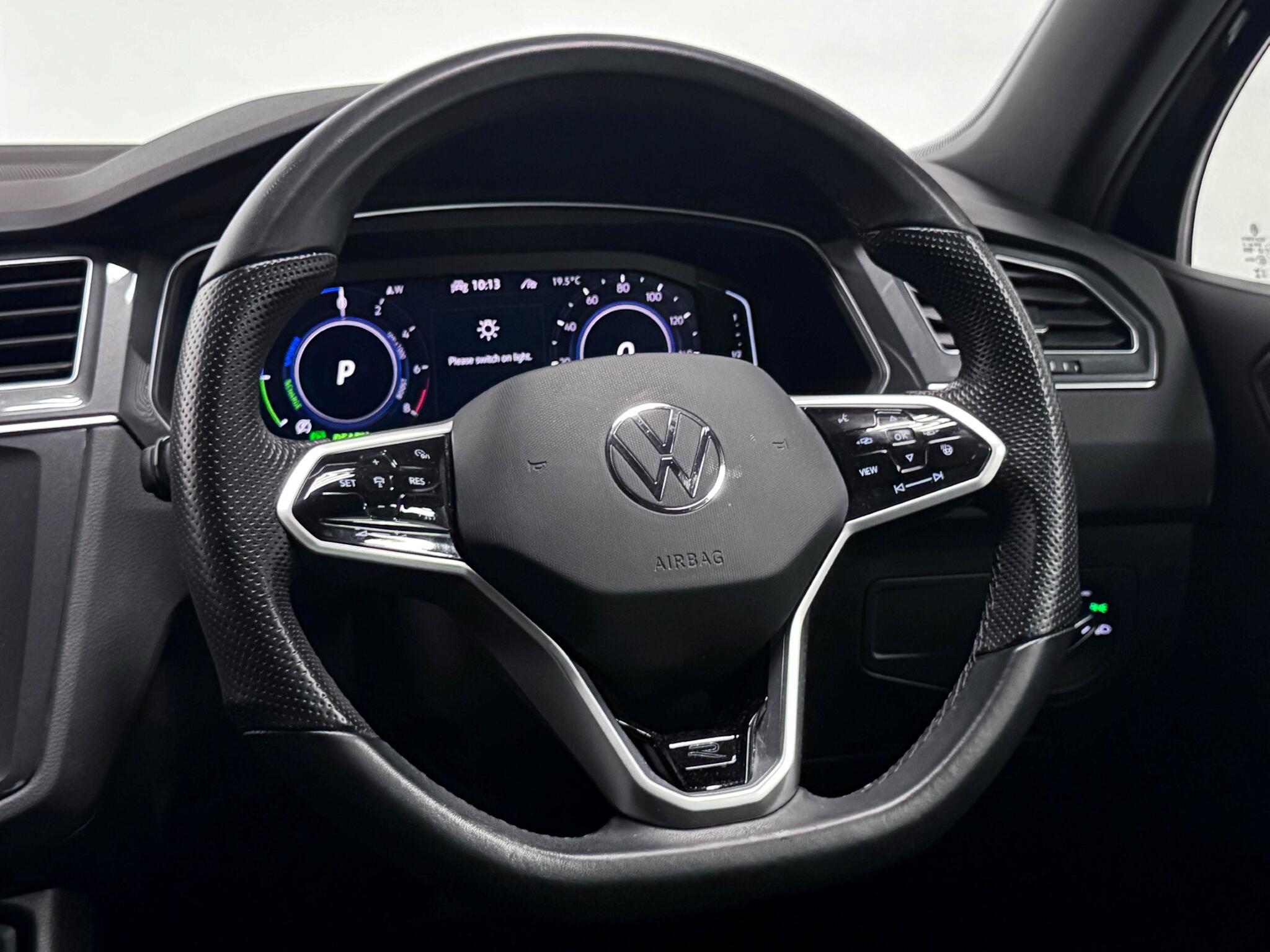 Volkswagen Tiguan view 18