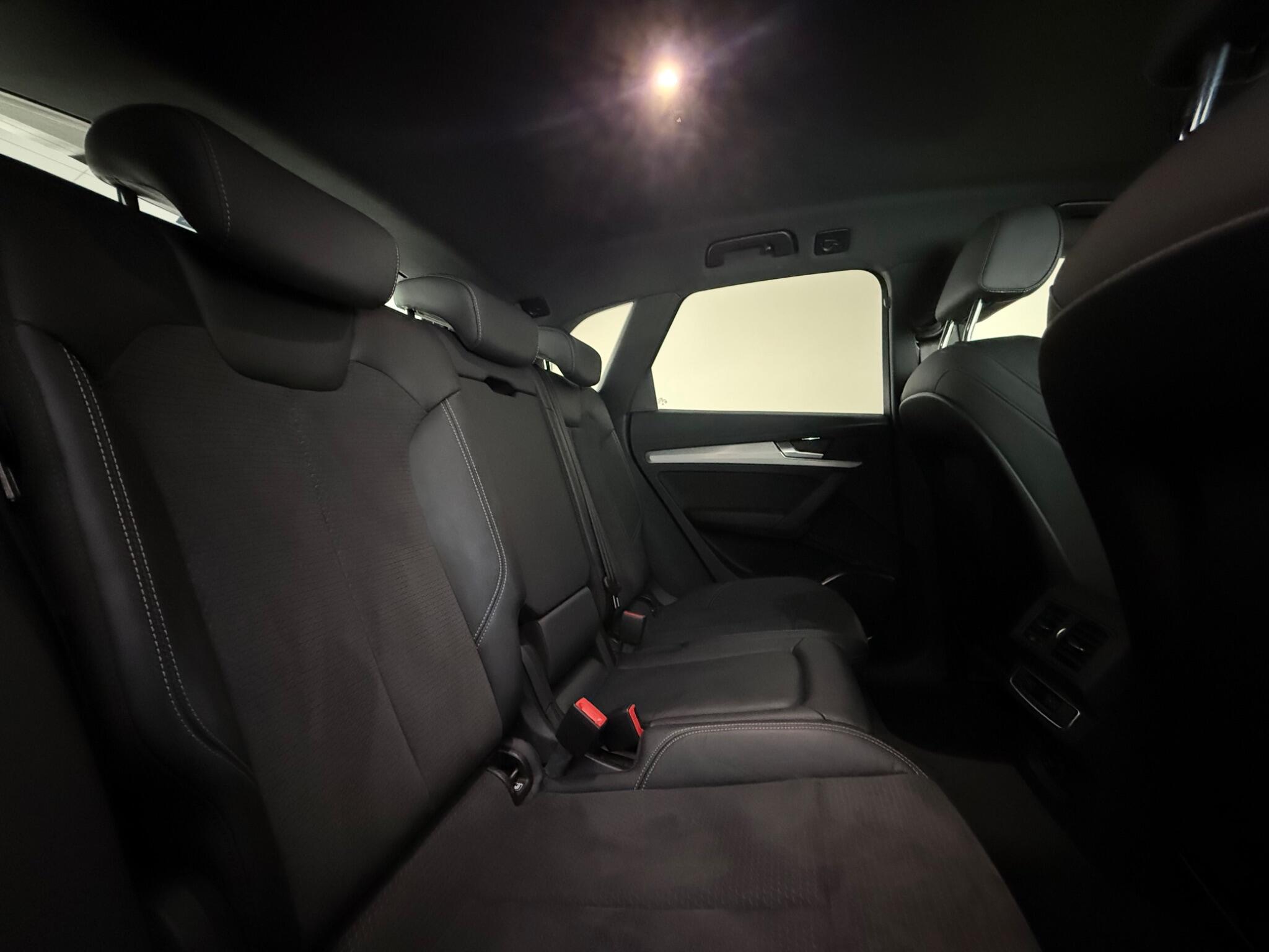 Audi Q5 view 34