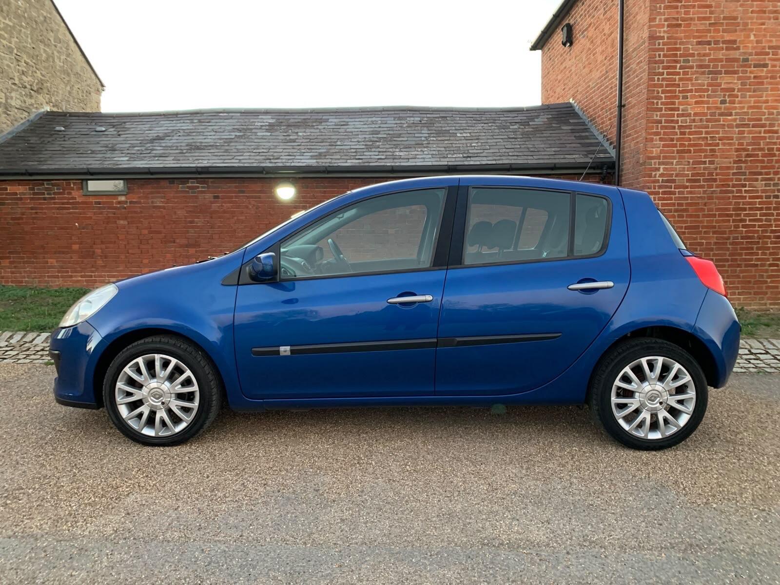 Renault Clio - Image 7