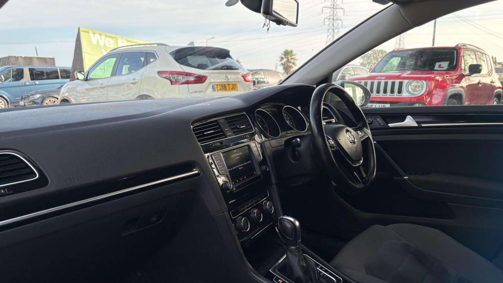 Volkswagen Golf view 15