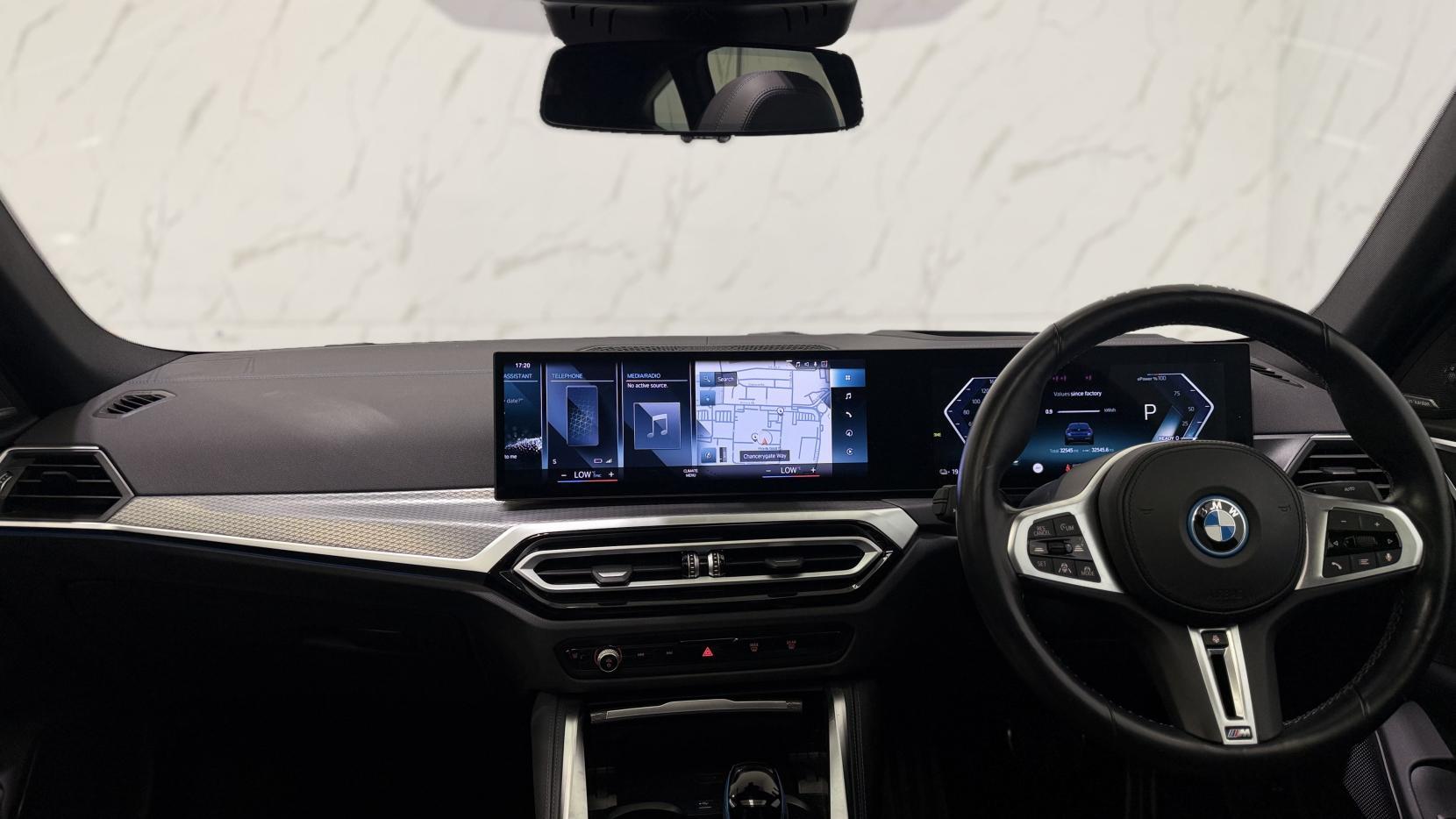 BMW i4 view 20