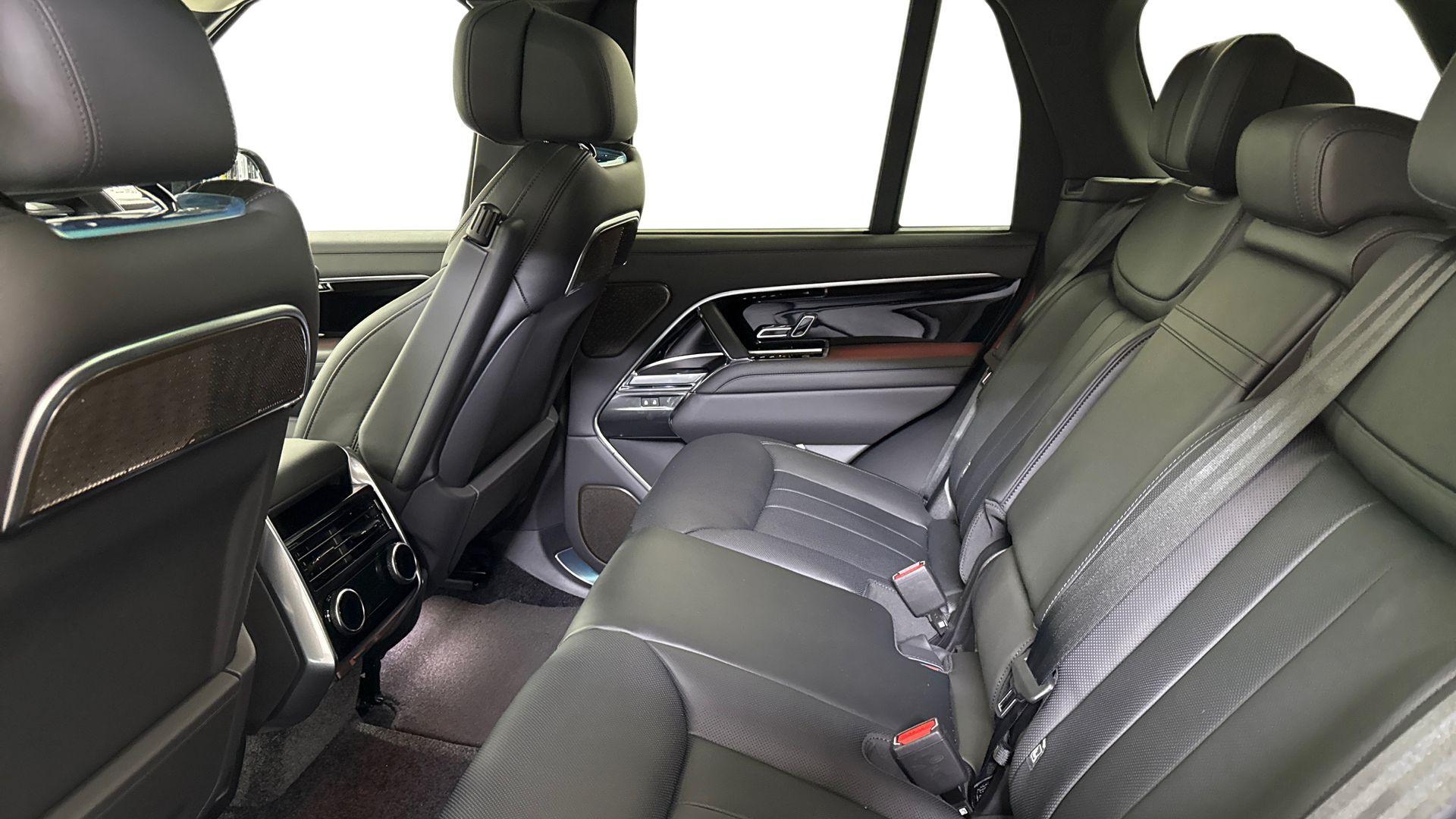 Land Rover Range Rover view 4