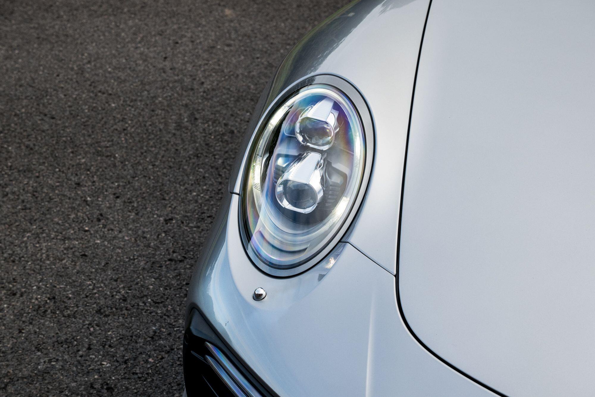 Porsche 911 view 13