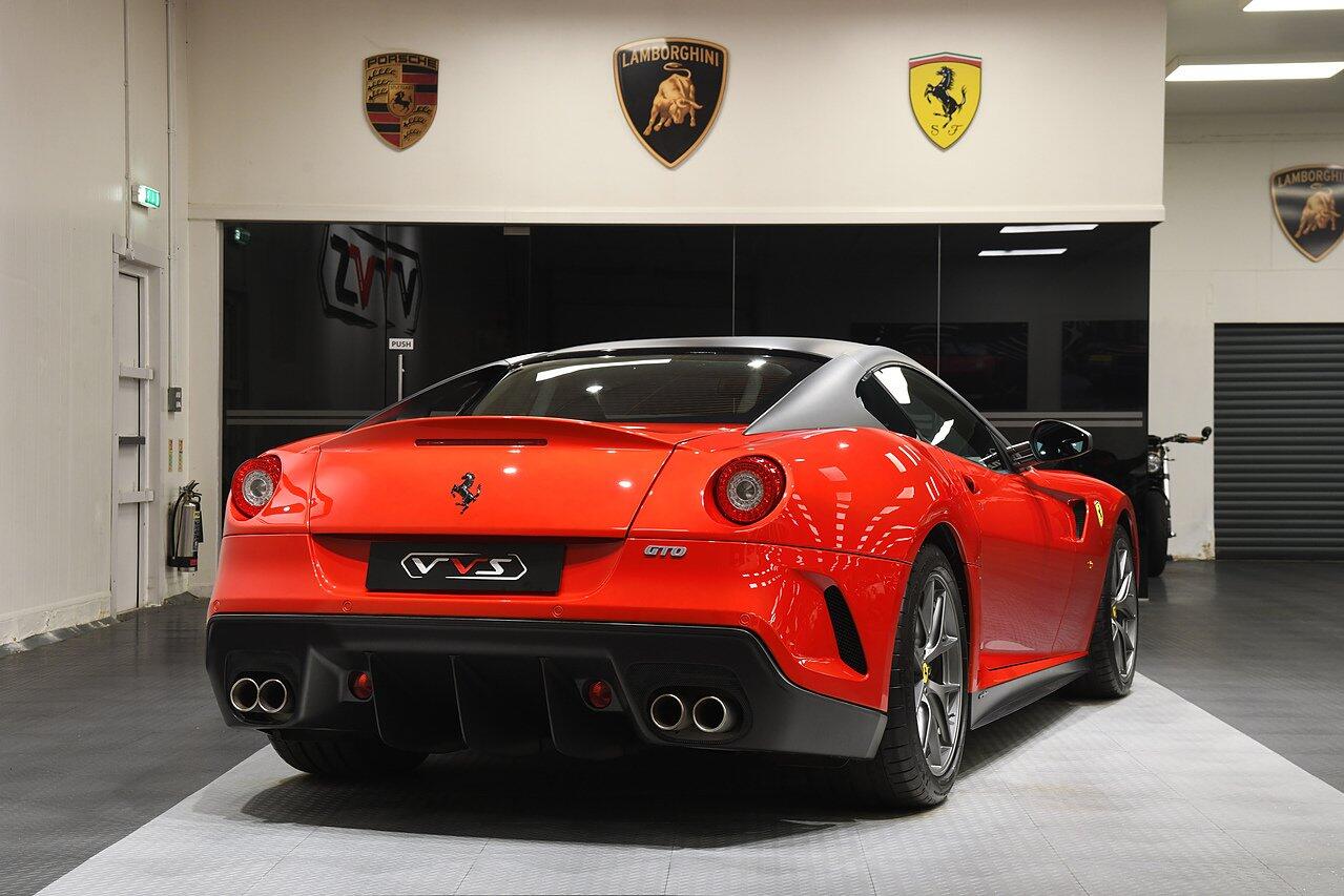 Ferrari 599 view 3