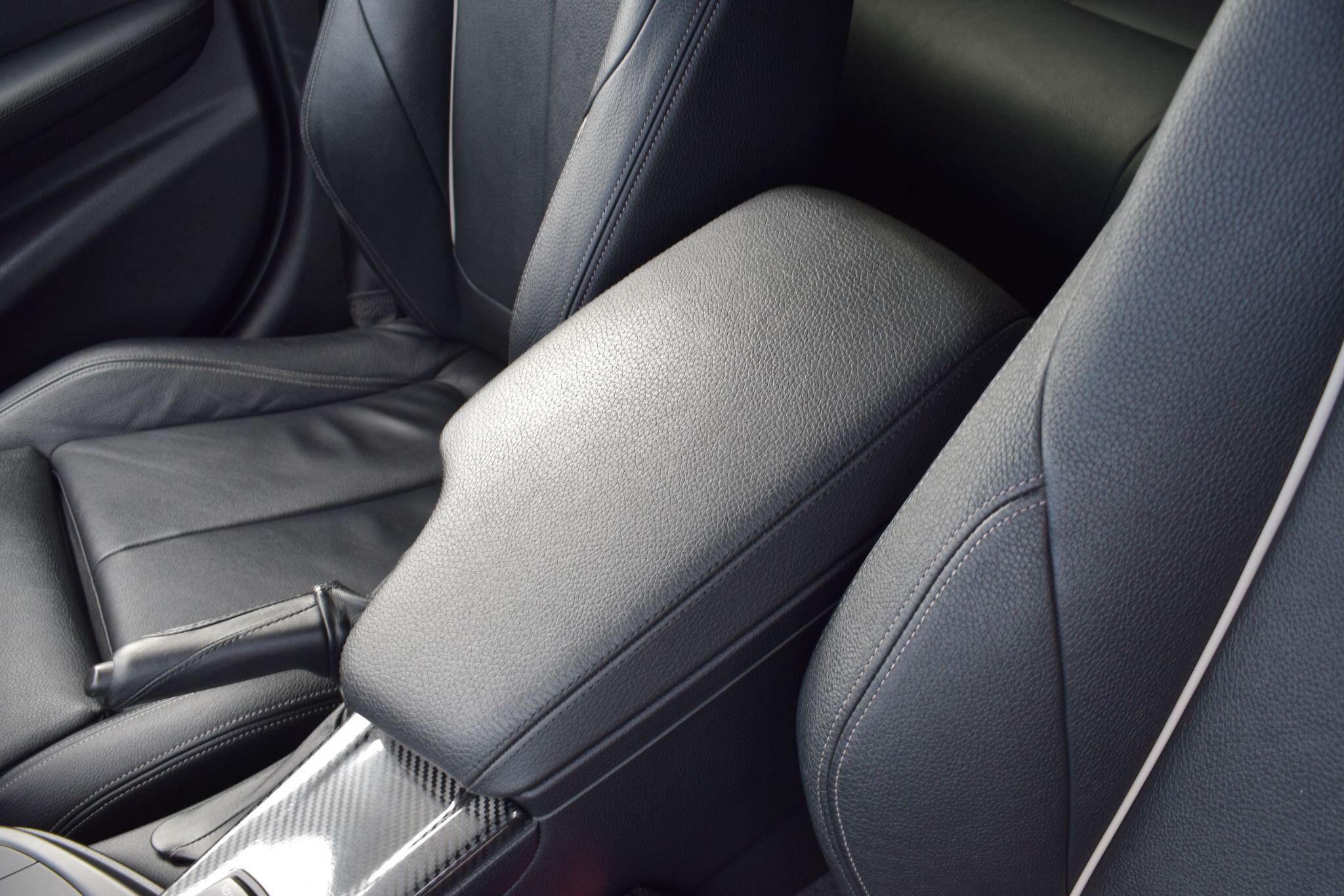 BMW 3 Series view 16
