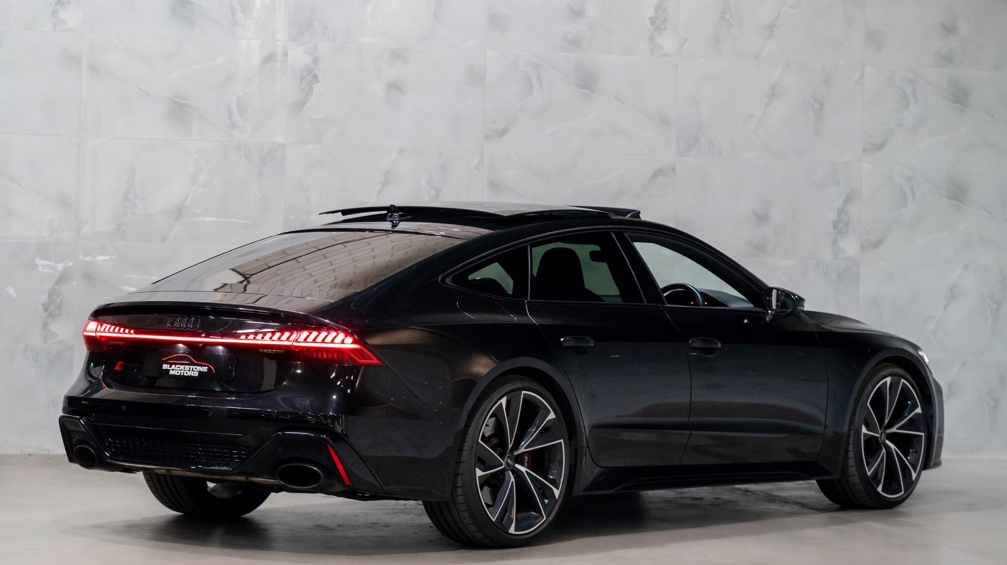 Audi RS7 view 7