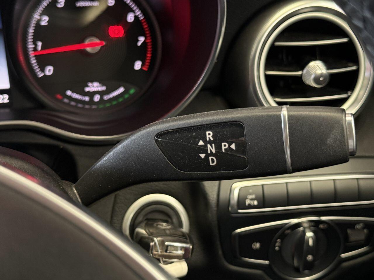 Mercedes-Benz C Class view 40
